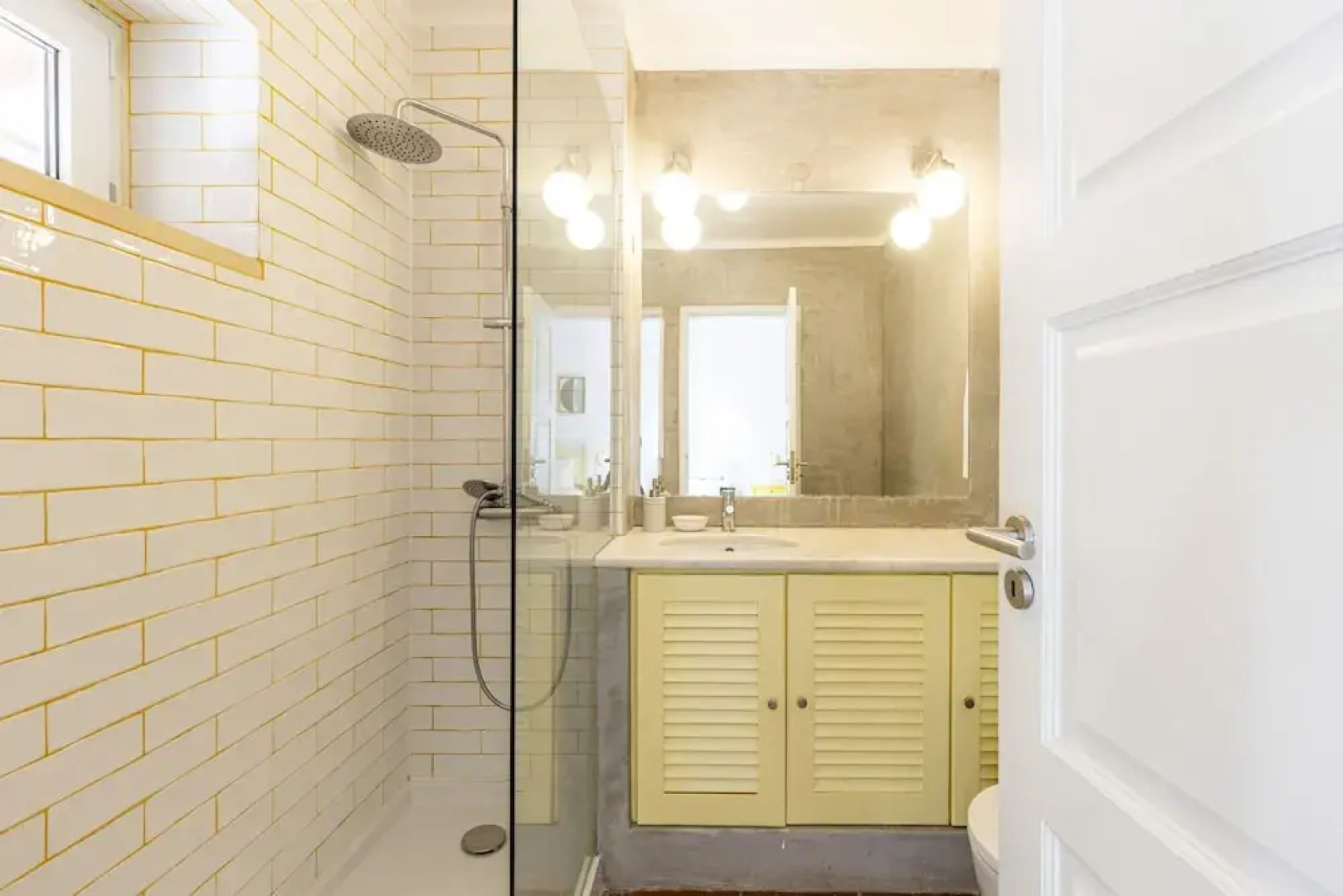 Coastal Charm Chalet by Cadenzalux