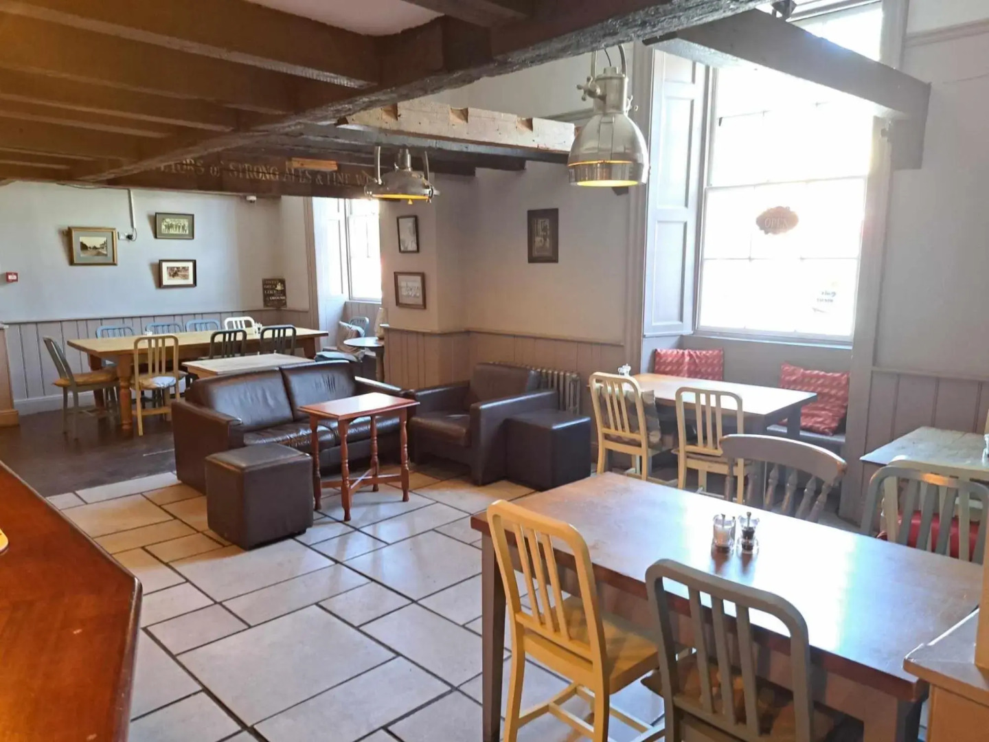 The Ilchester Arms Hotel