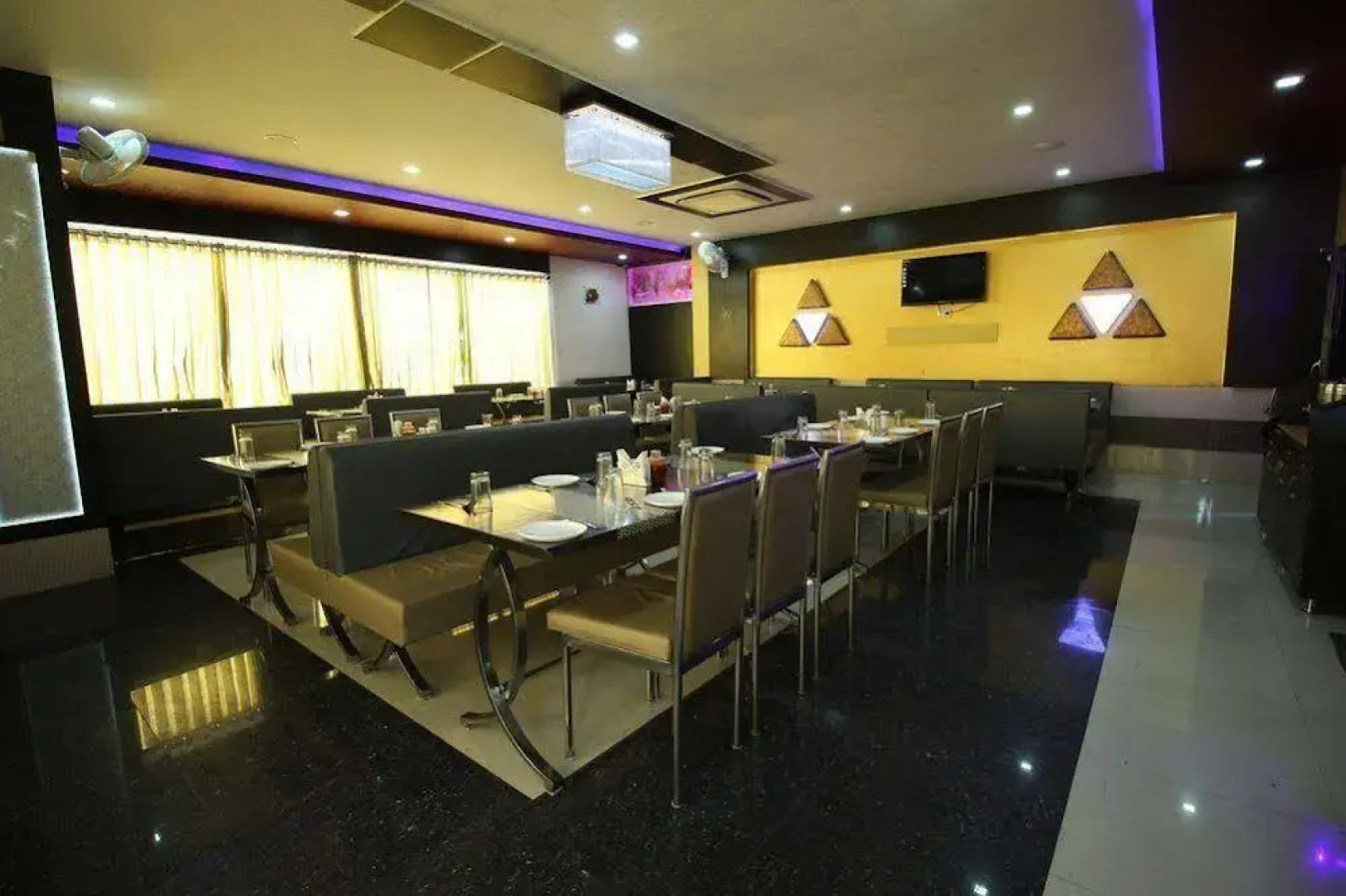 OYO Rooms Sahkari Jin Cross Road