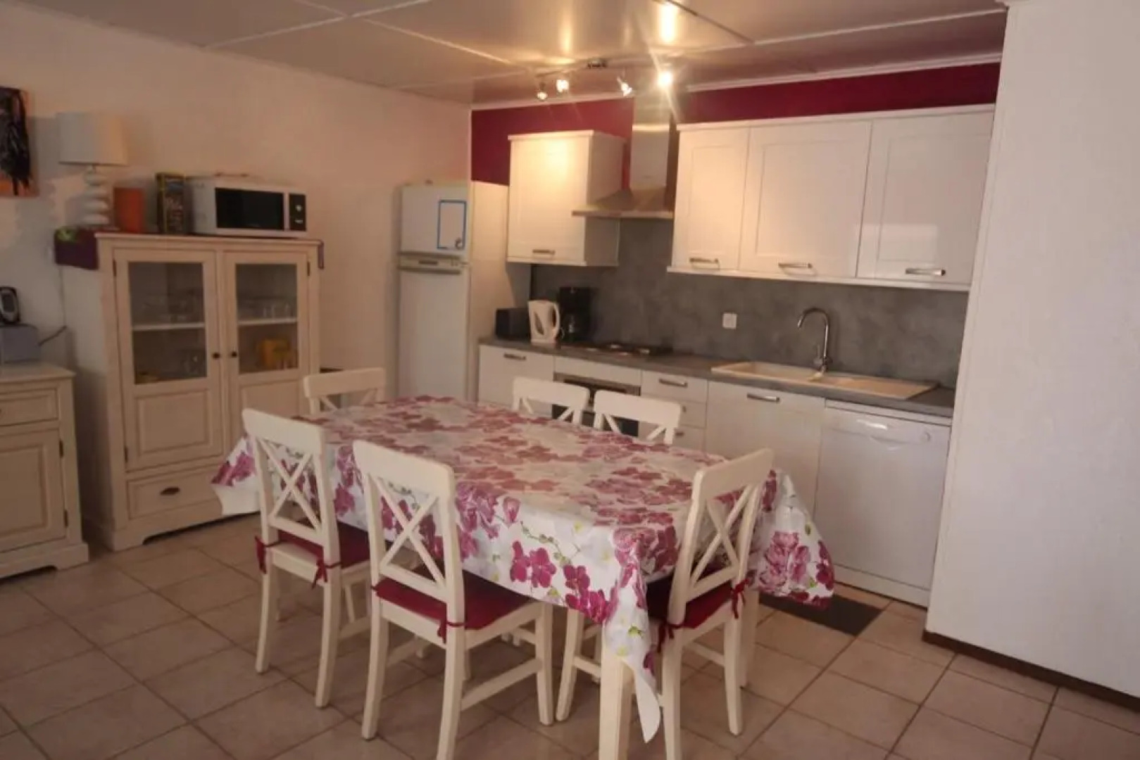 Domaine de vacances à 600m de la plage villa 3 chambres climatisées 7 couchages WIFI terrasse parking animations et piscines en supplément LRPDSR8