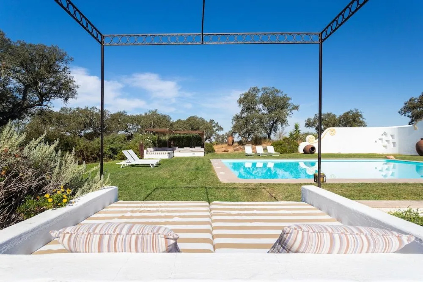 Rosa Estates The Farmhouse & Stables