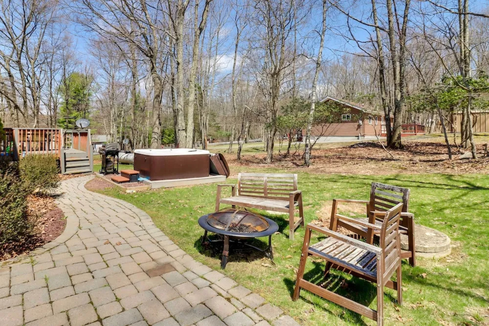 Deck, Game Room & Fire Pit: Poconos Retreat