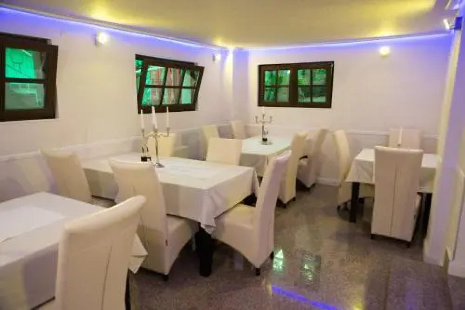 Complex Parc Pini Moinesti