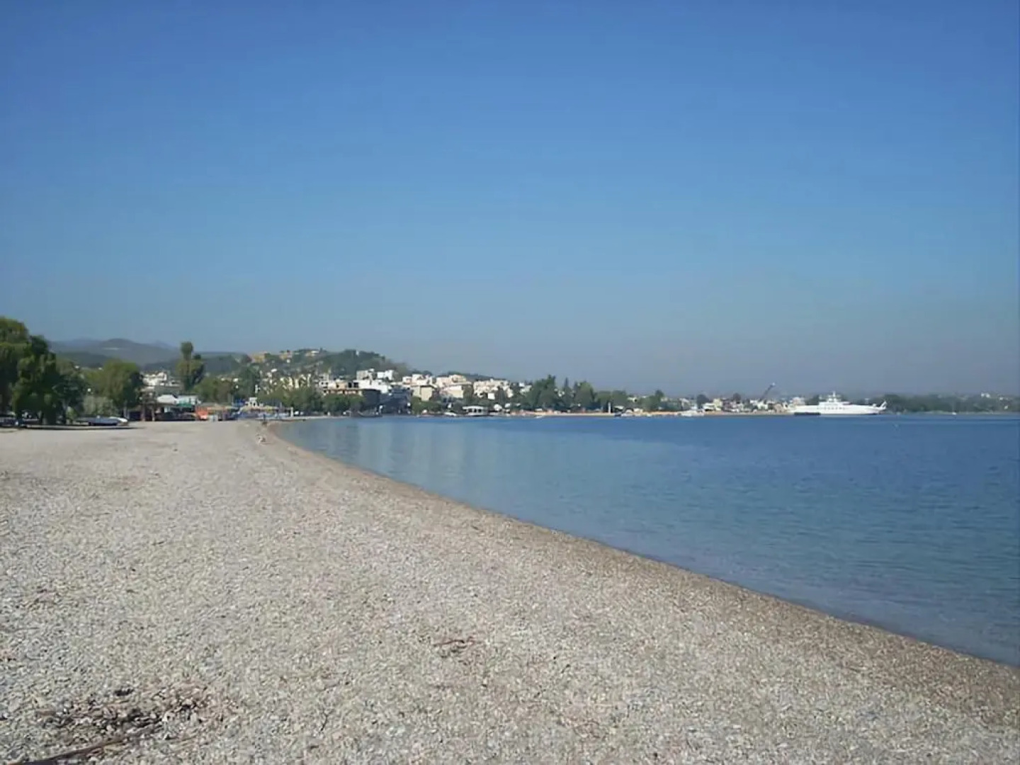 Bright apartment in Nea Palatia • Oropos