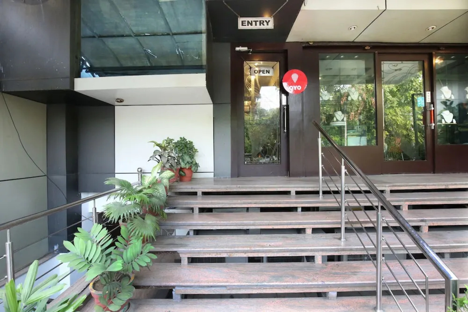 OYO 2120 Hotel Silver Haze