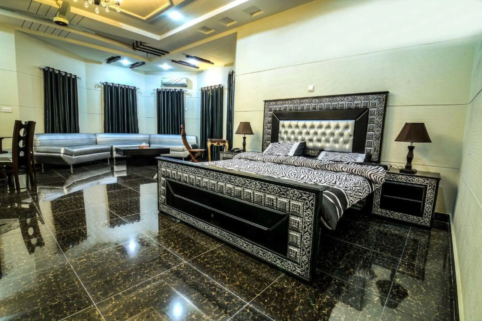 Midway Hotel & Restaurant