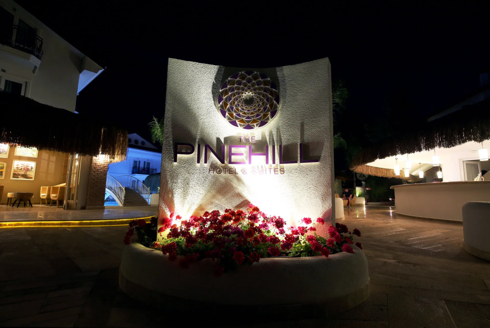 The PINEHILL Hotel & Suites