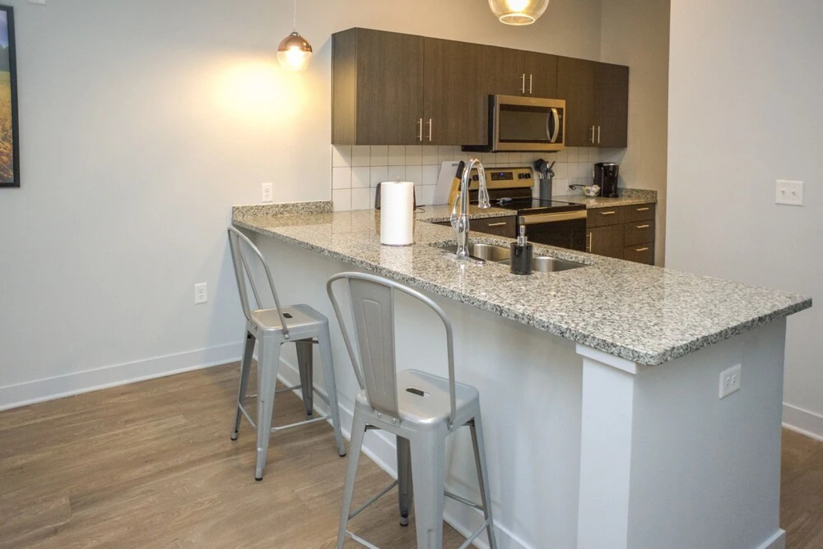 FRONTDESK District at 6th Des Moines