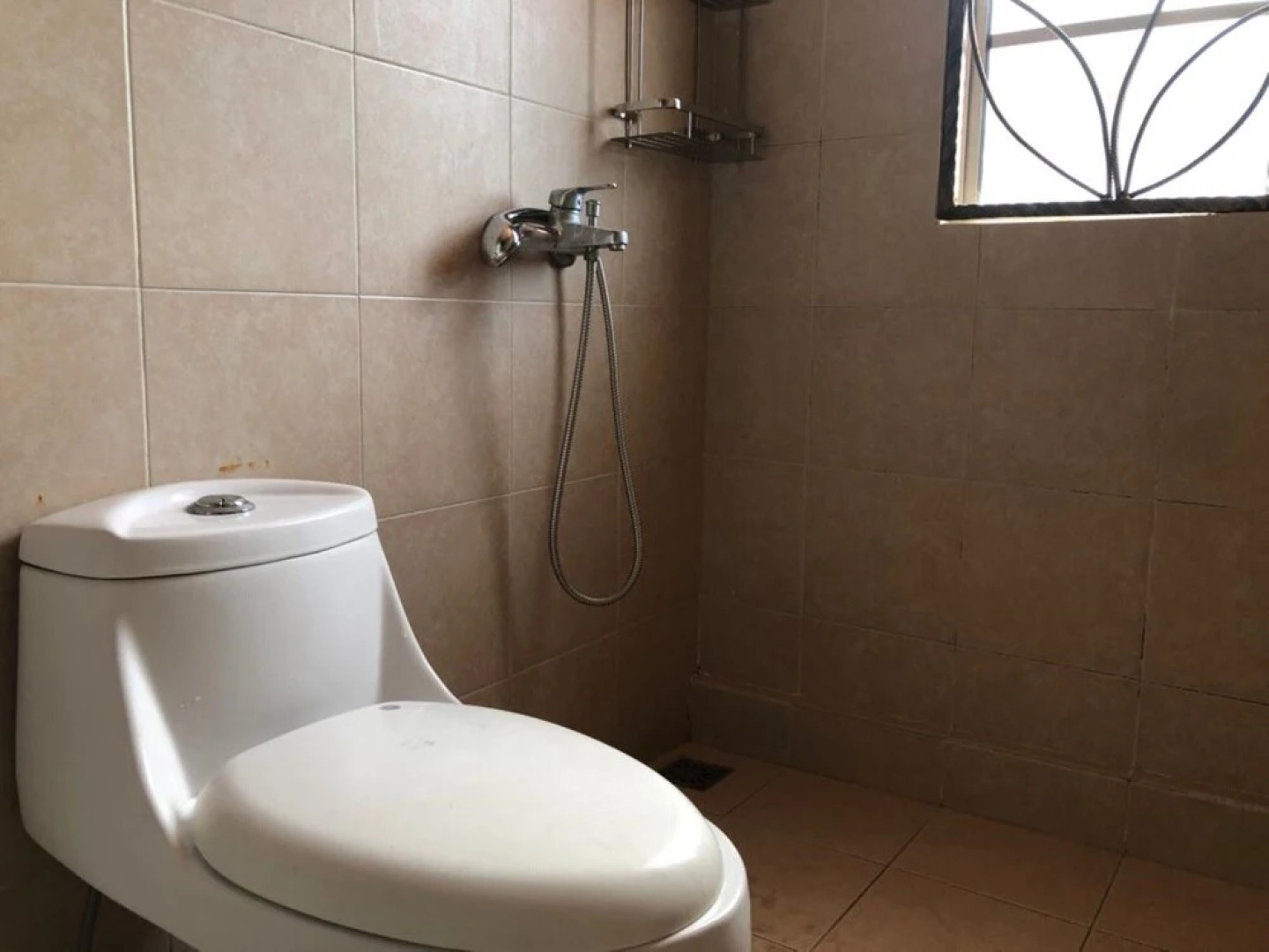 OYO 90342 Sena Home Homestay #828