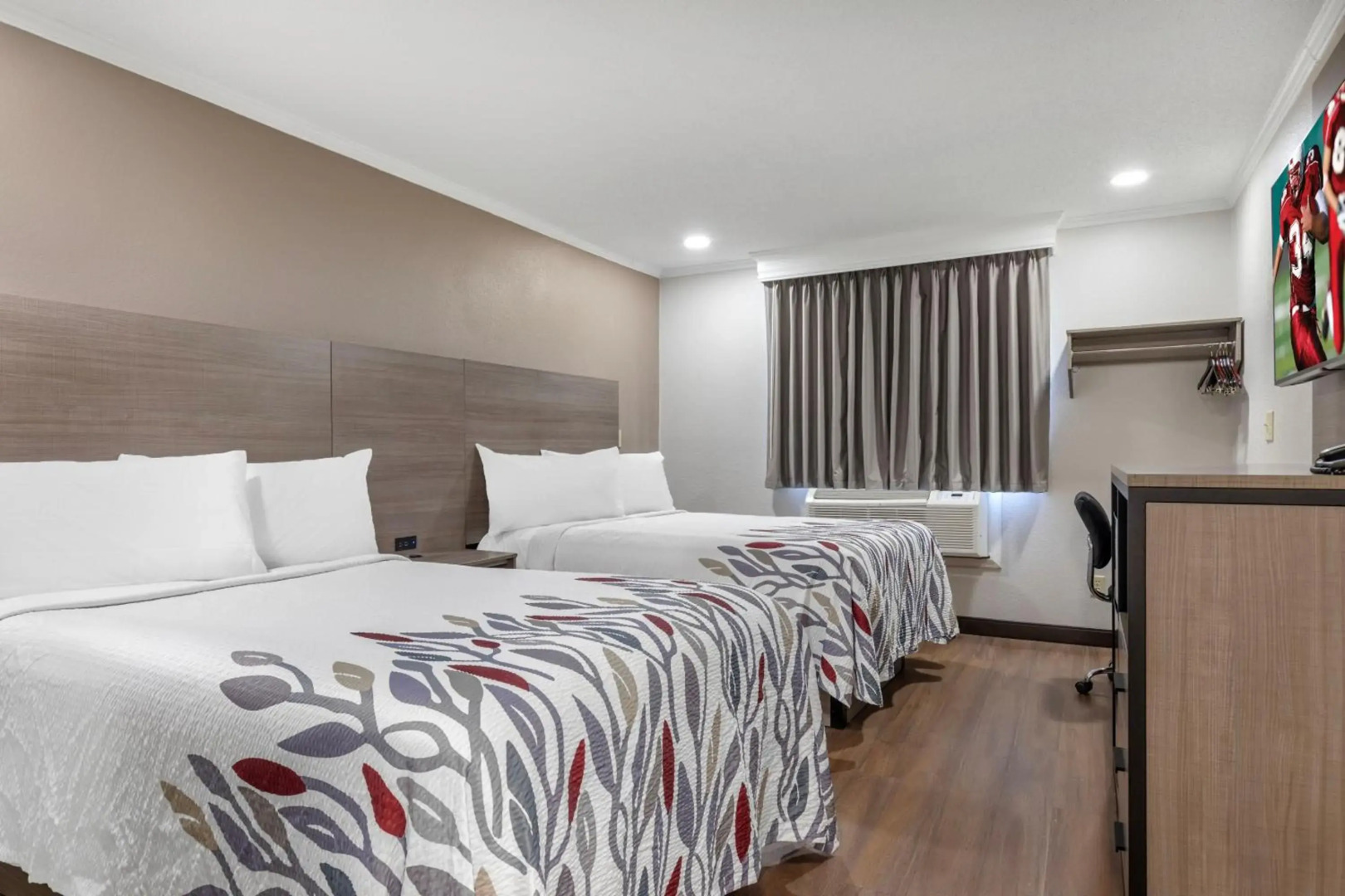 Red Roof Inn Suffolk