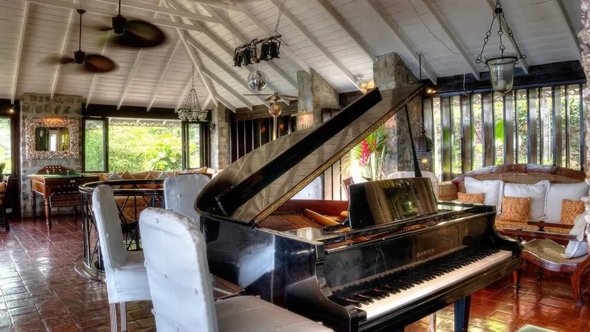 FireFly Hotel Mustique