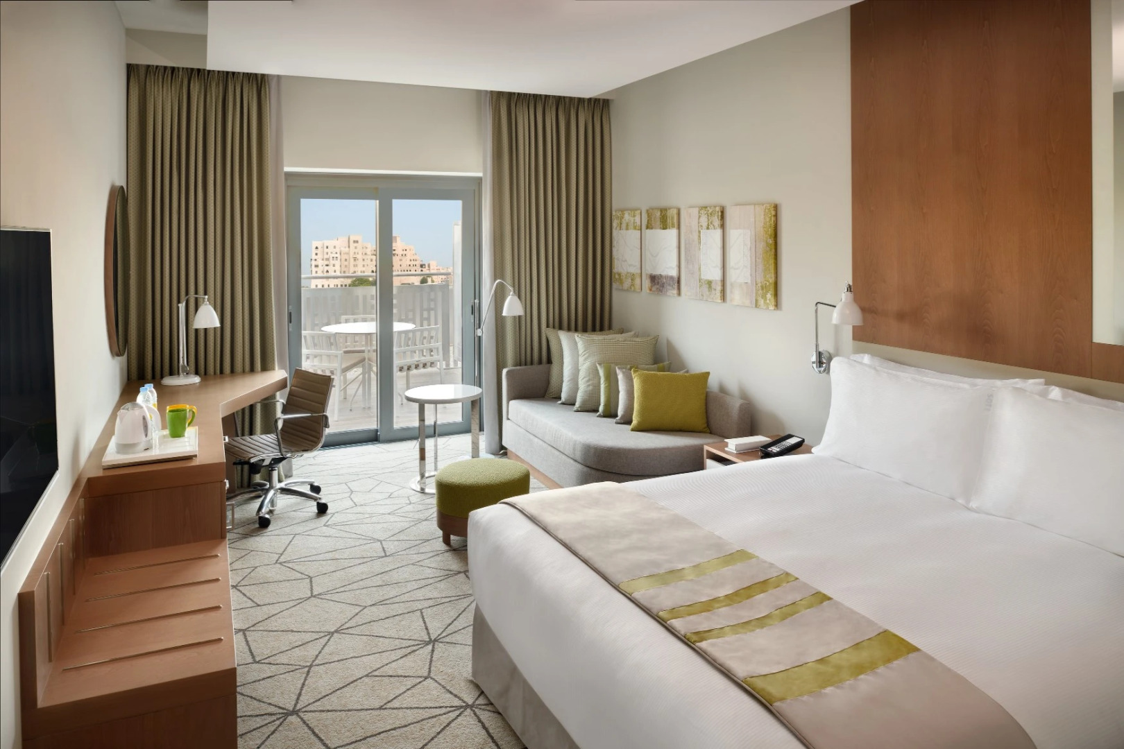 Отель Holiday Inn & Suites Dubai Festival City an IHG