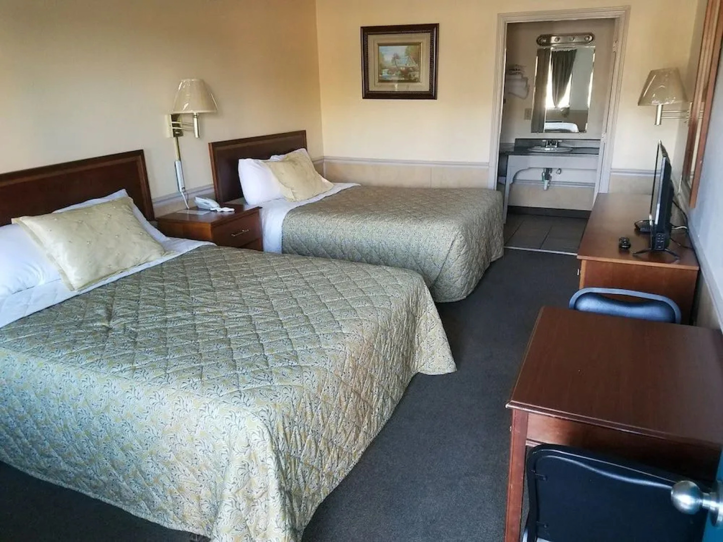 Traveler's Choice Motel