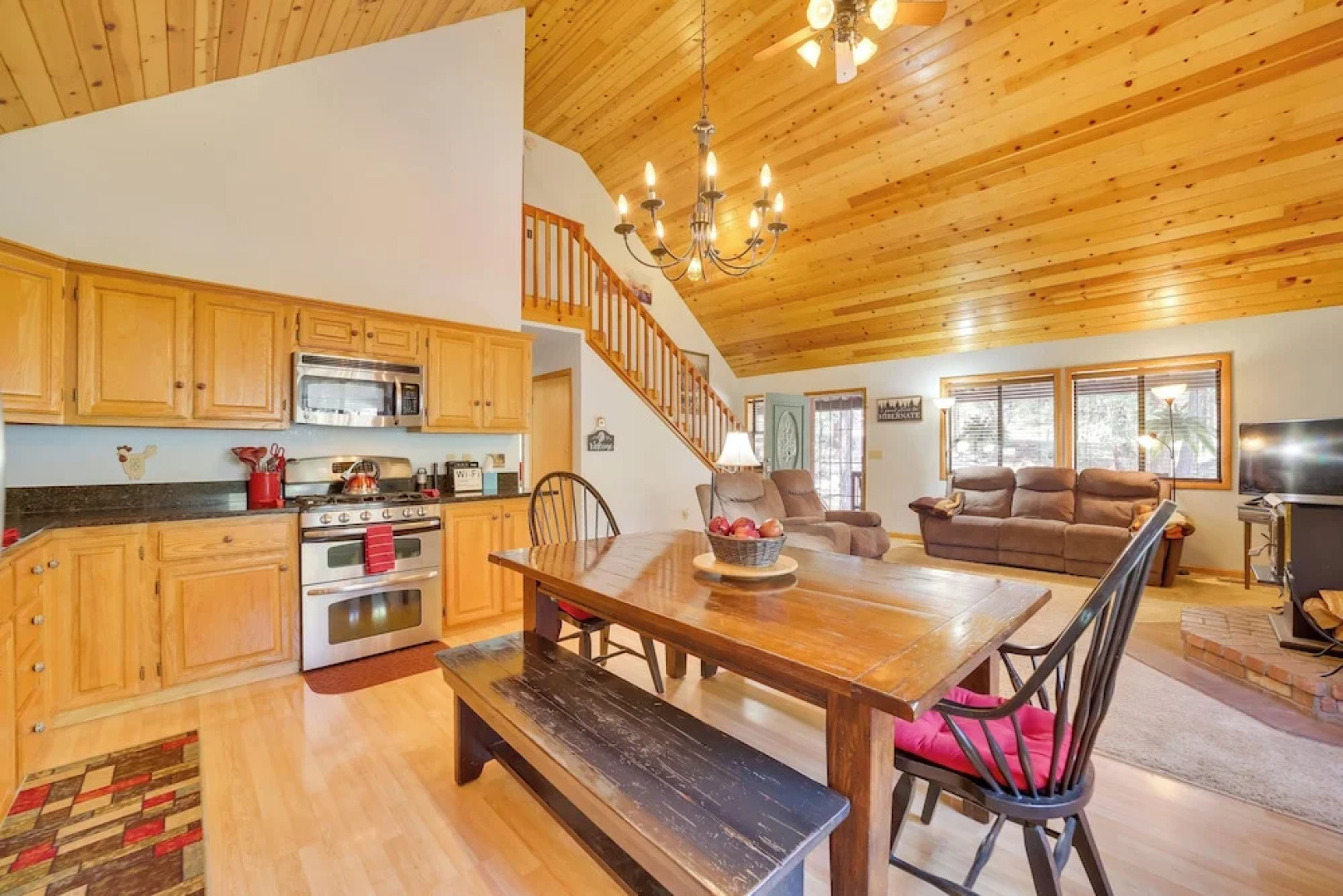 Relax Fireside + Play Games! Hikers Haven in Pine