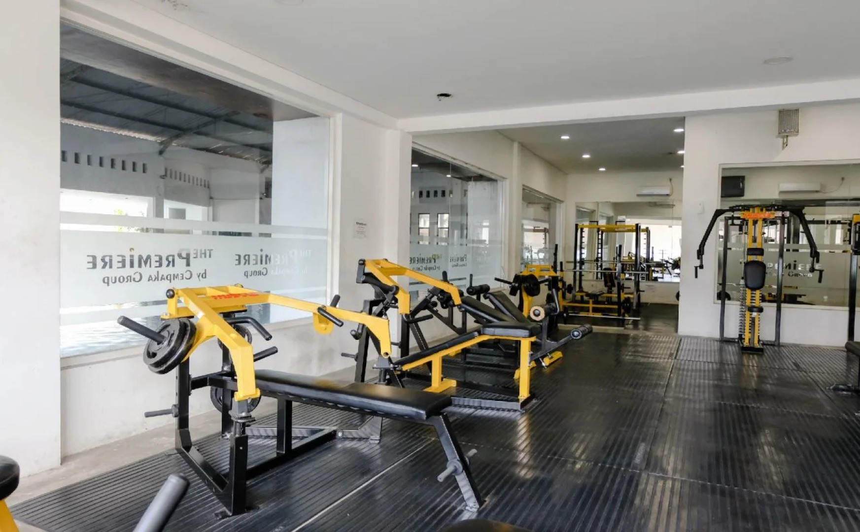 Townhouse OAK Series Style Hotel Jember