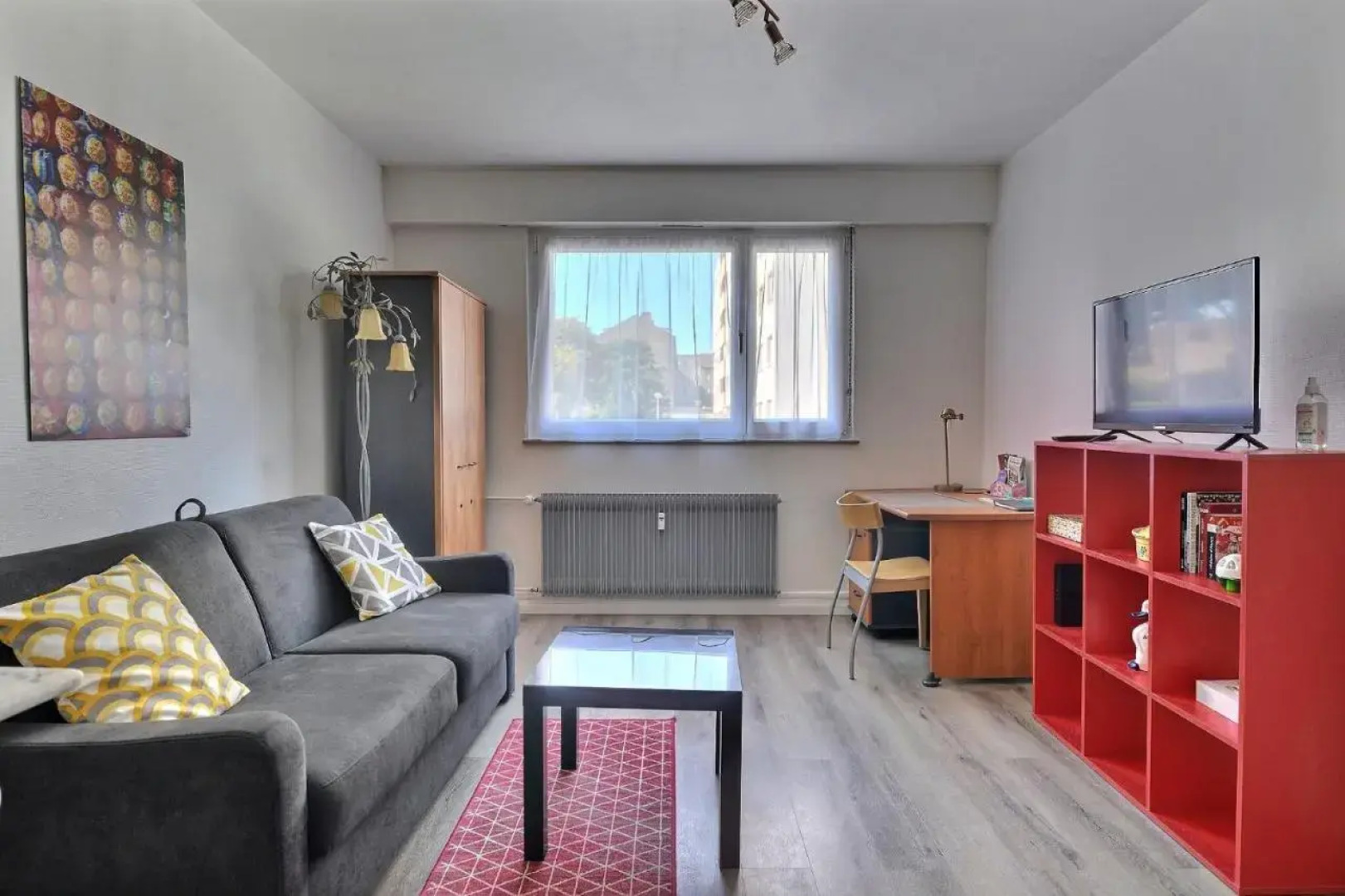 "Urbaine Budget" Studio calme avec Parking