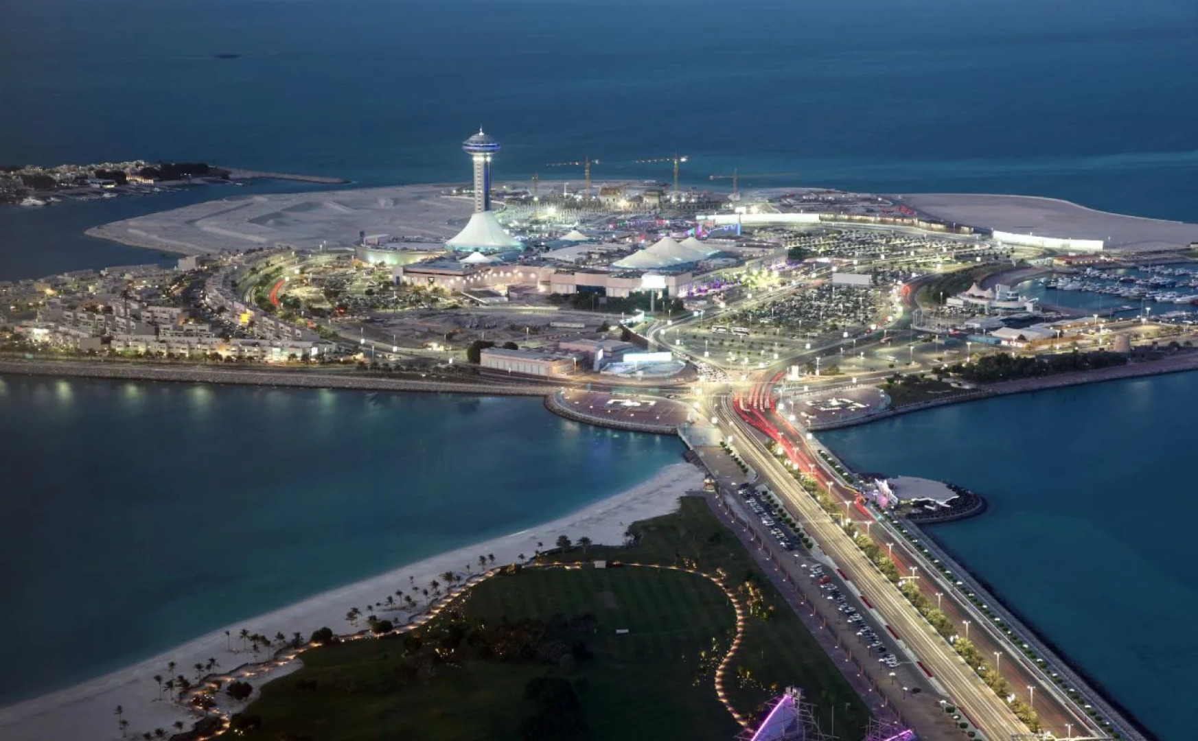 Отель Corniche Abu Dhabi