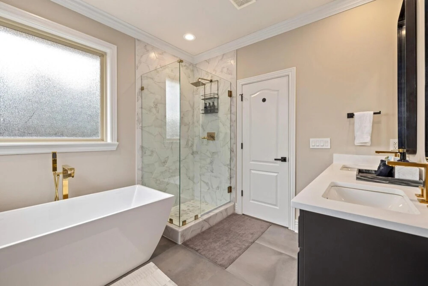 The Hearth House - Quiet Rogers Retreat - Newly Renovated