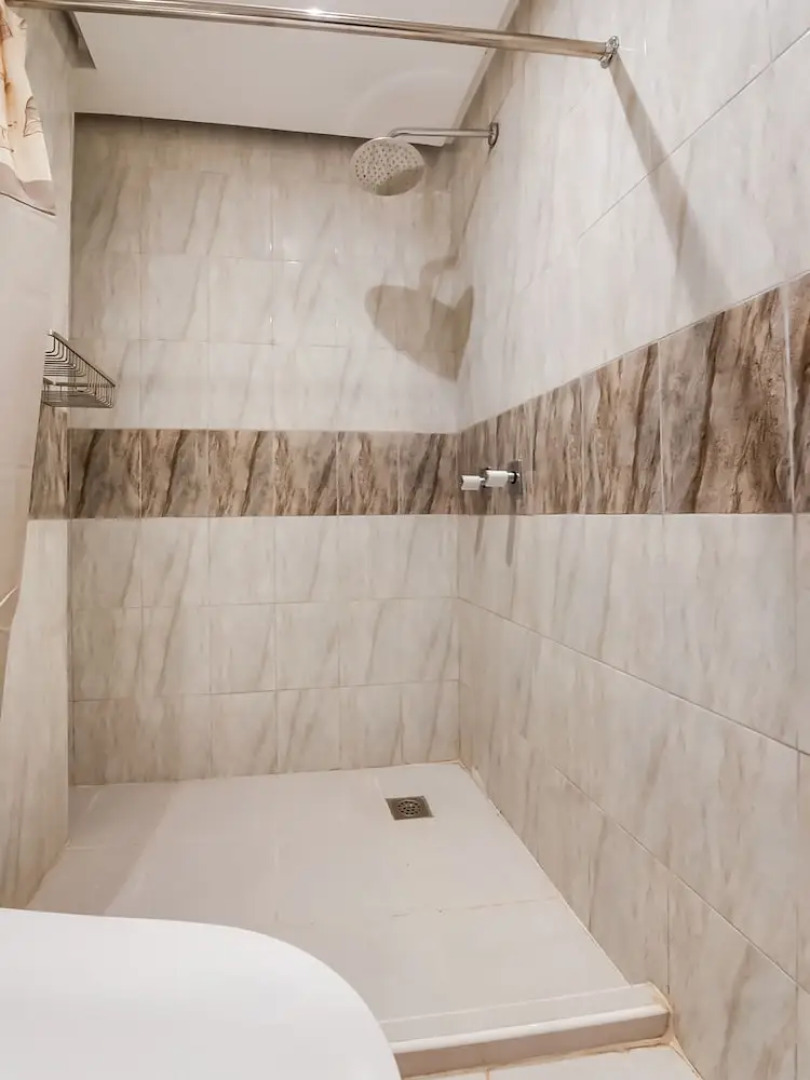 Vaccinated Staff - Capital O 492 Sunset View Ridge Residences