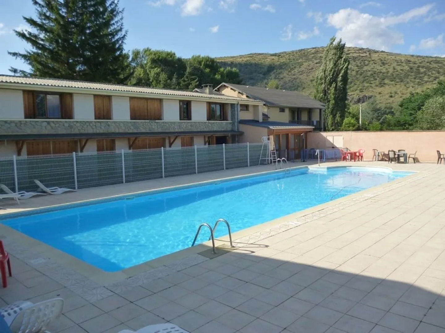 Village Club Yravals