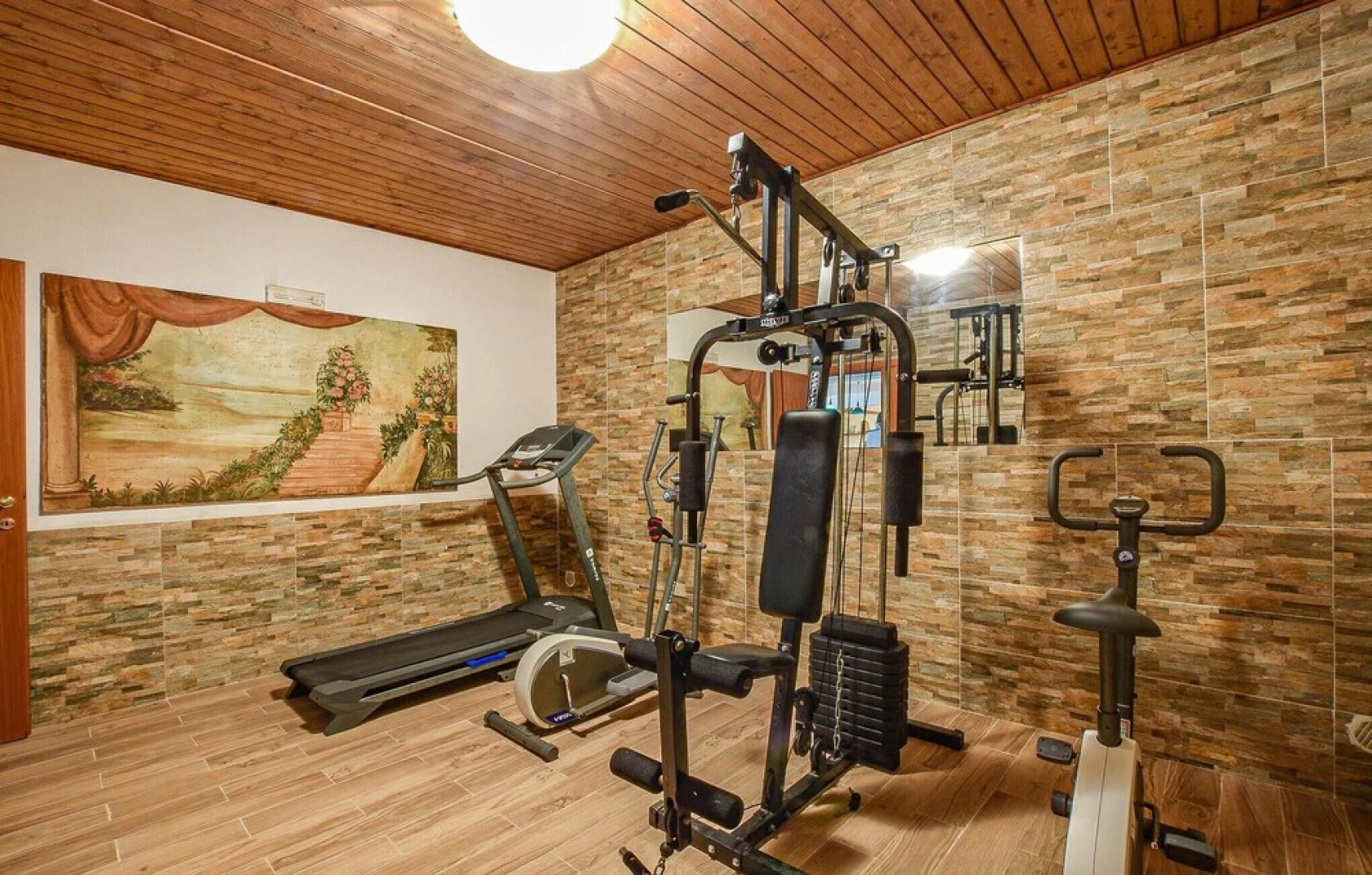 Amazing Home in S. Croce Camerina RG With 6 Bedrooms, Private Swimming Pool and Outdoor Swimming Pool