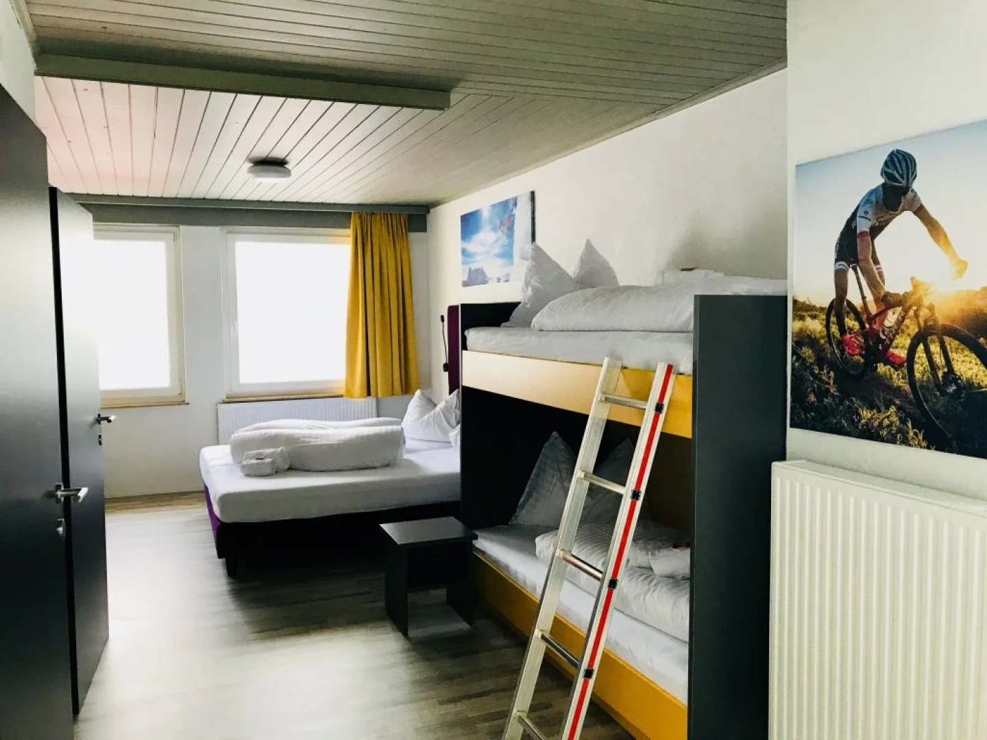 Basekamp Mountain Budget Hotel