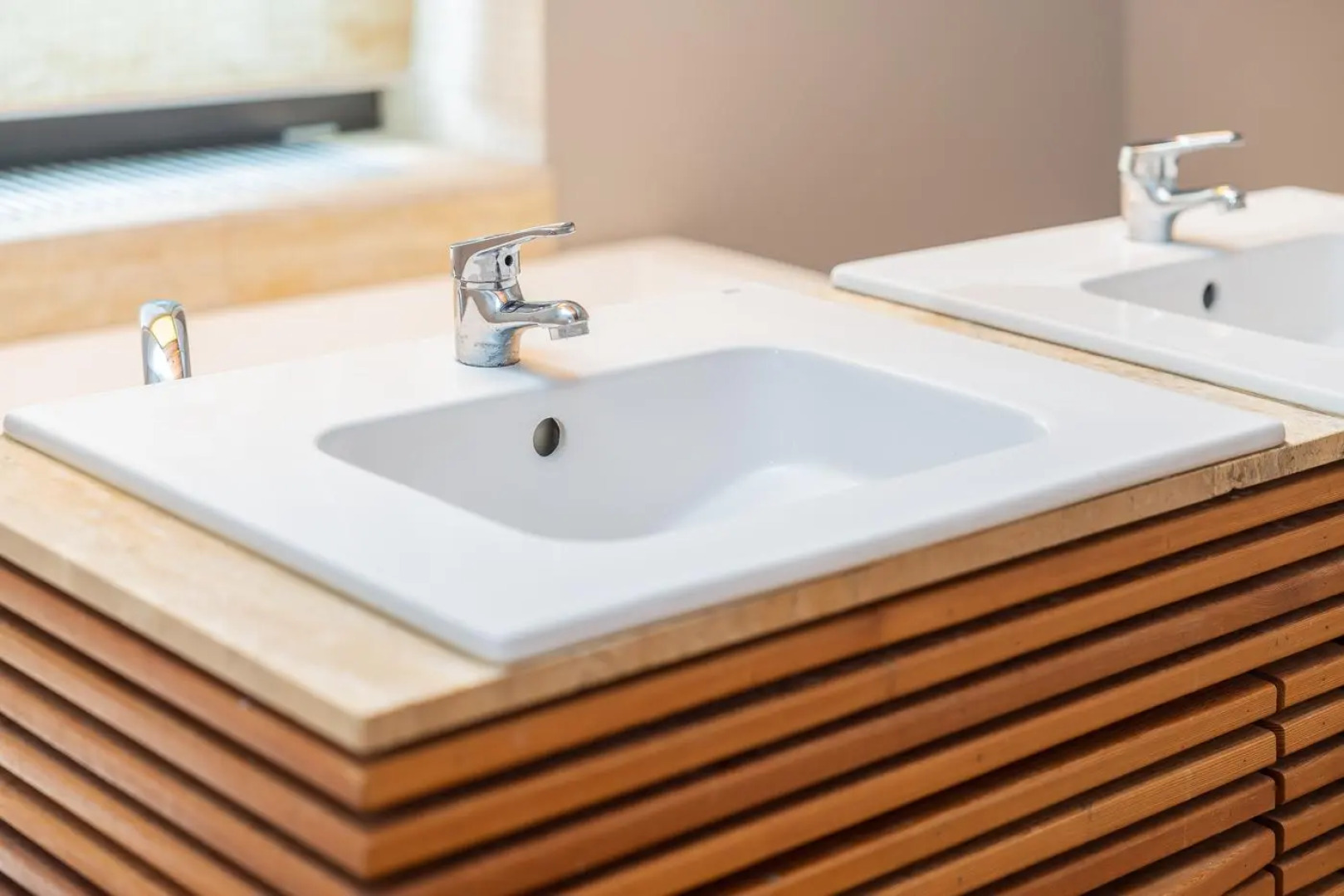 Коттедж с бассейном в Нахабино