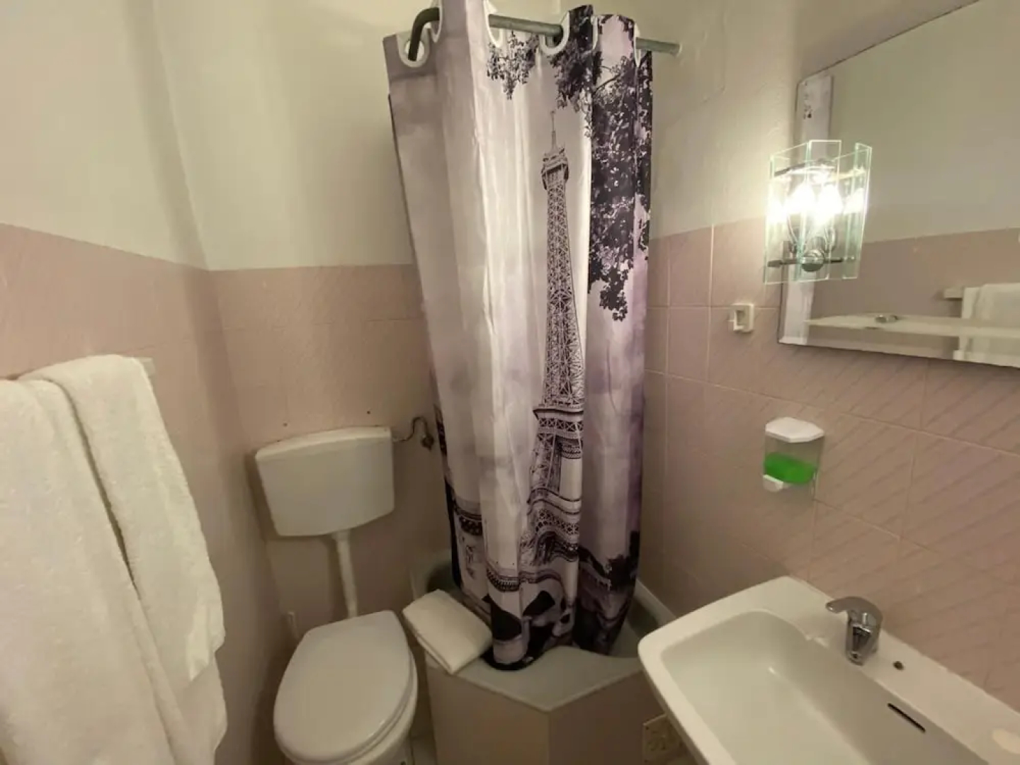 Hostel Paris