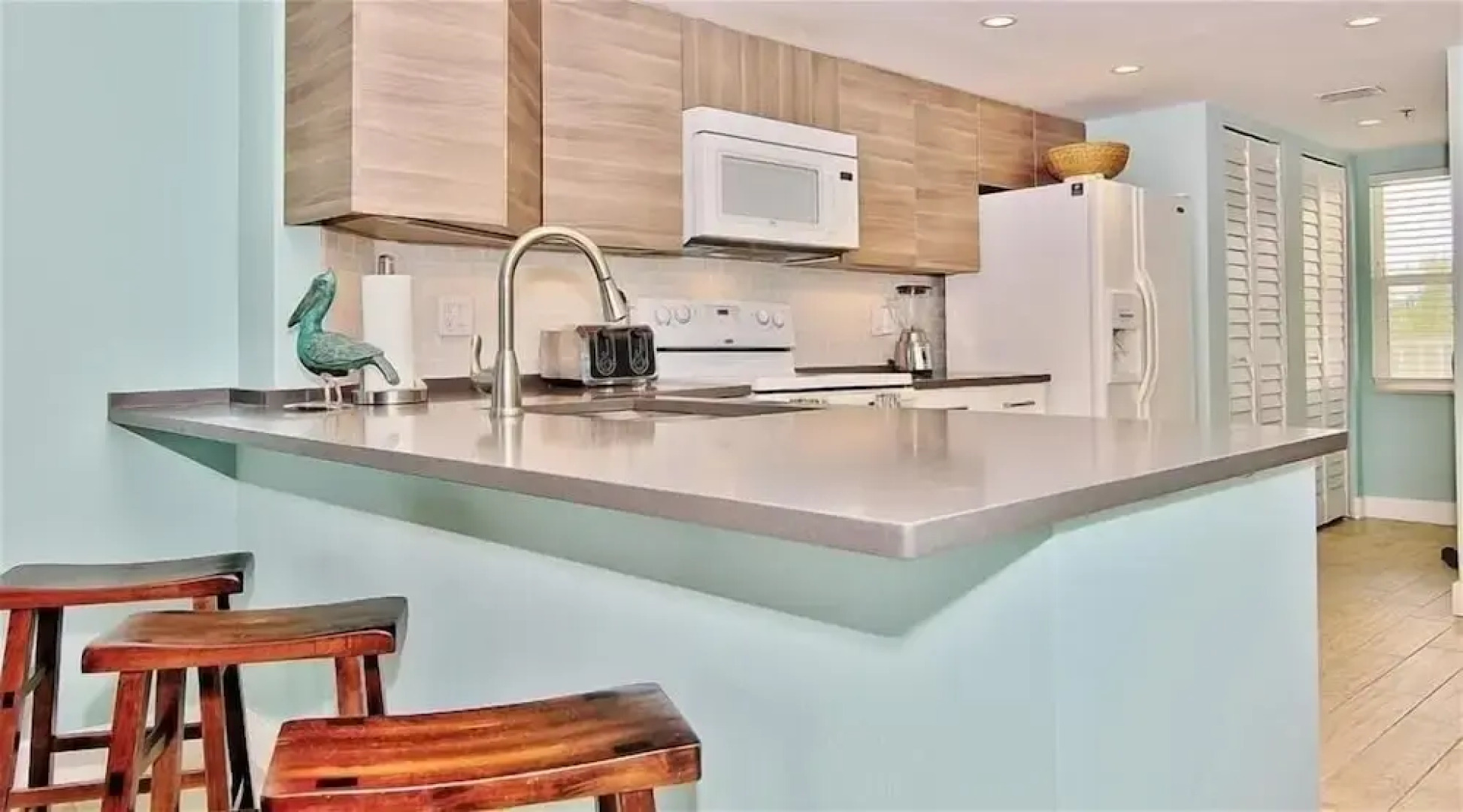 Hamilton 206 2 Br condo by RedAwning