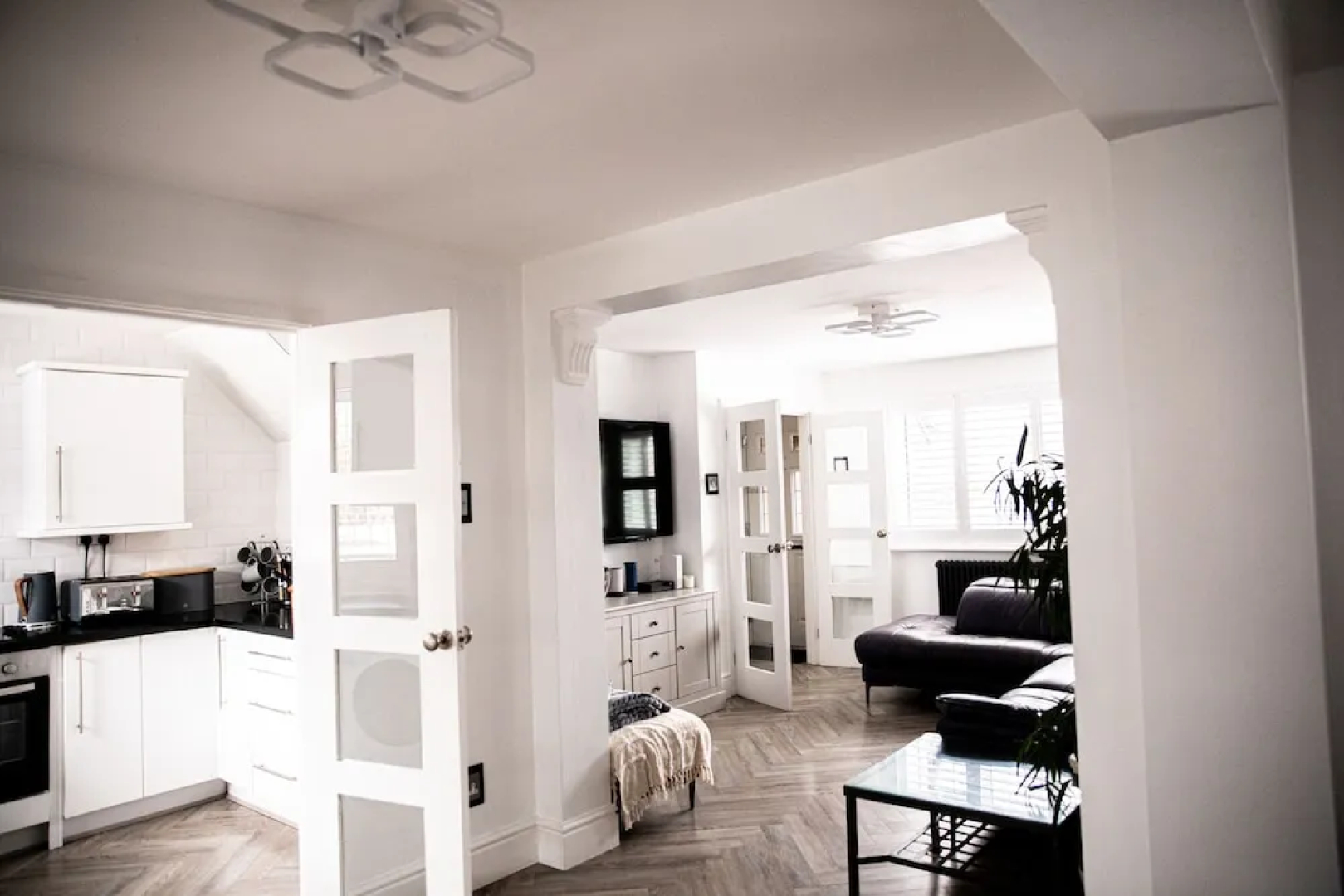 3 Bed House - Sleeps 6 - Garden - Parking - Wifi