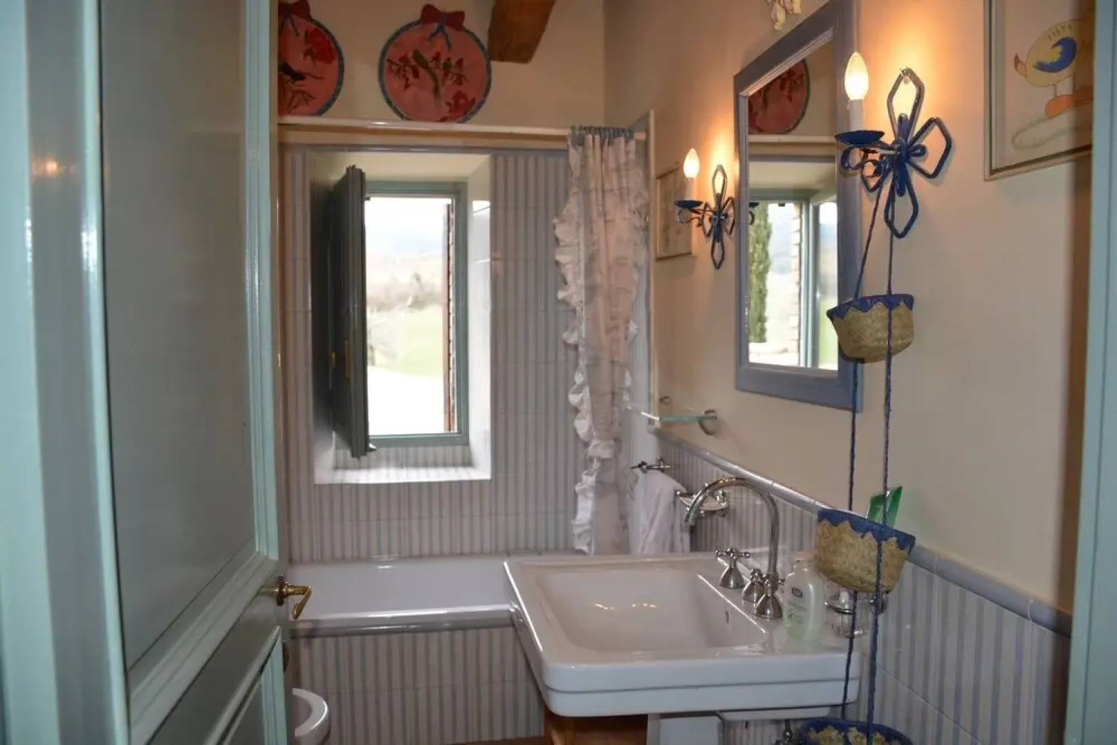 SCAPPO IN UMBRIA, Casale Monti