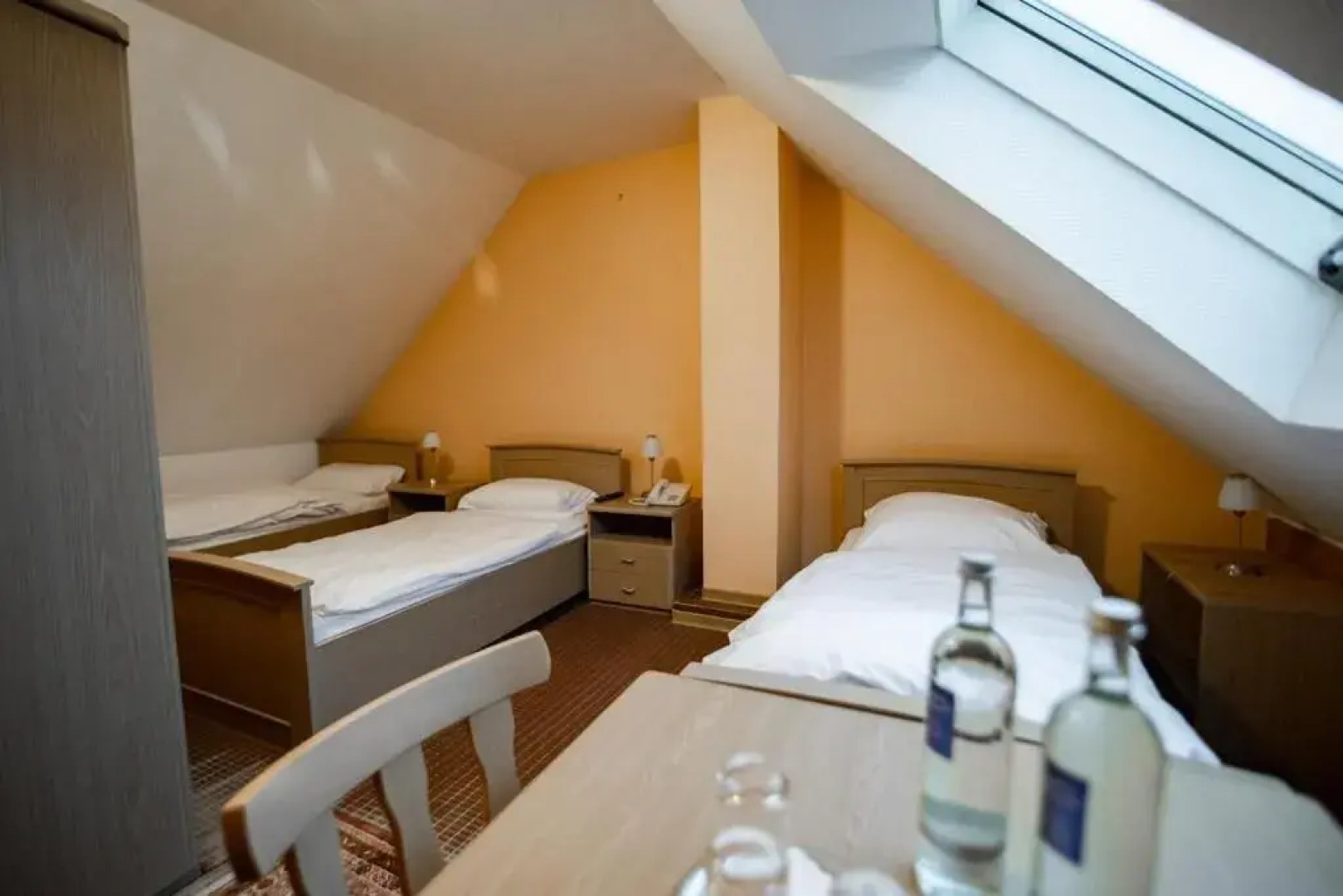 Angelis Pension - Restaurant zum grunen Baum