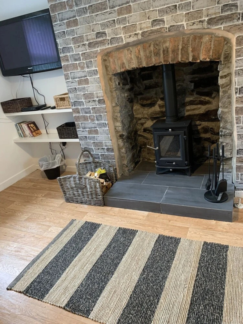 Miners Cottage Wales Sleep 6 Log Burner Pool Table