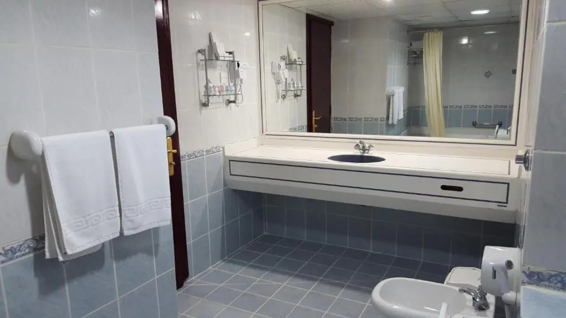 Al Bustan Hotel Flats