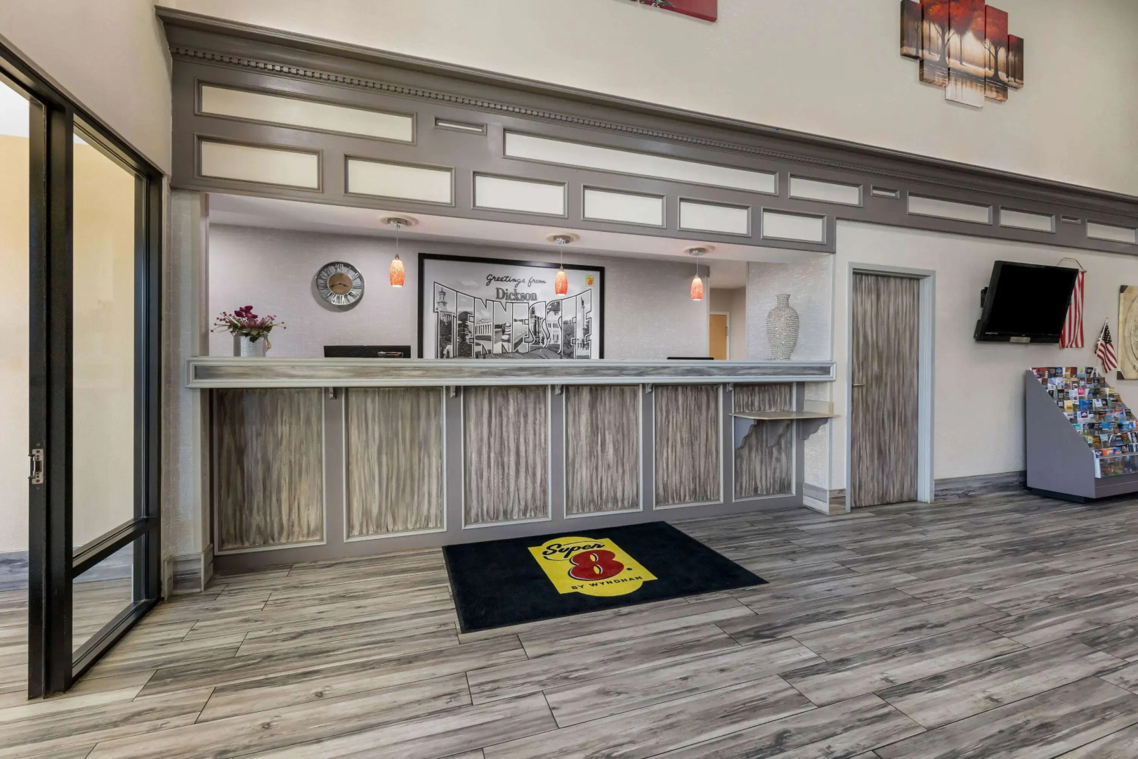 Super 8 by Wyndham Dickson