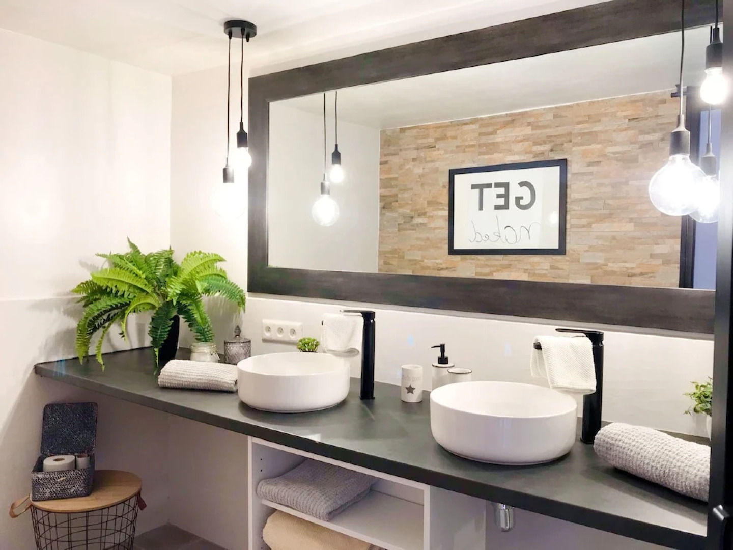 Tipi Lounge and breakfast