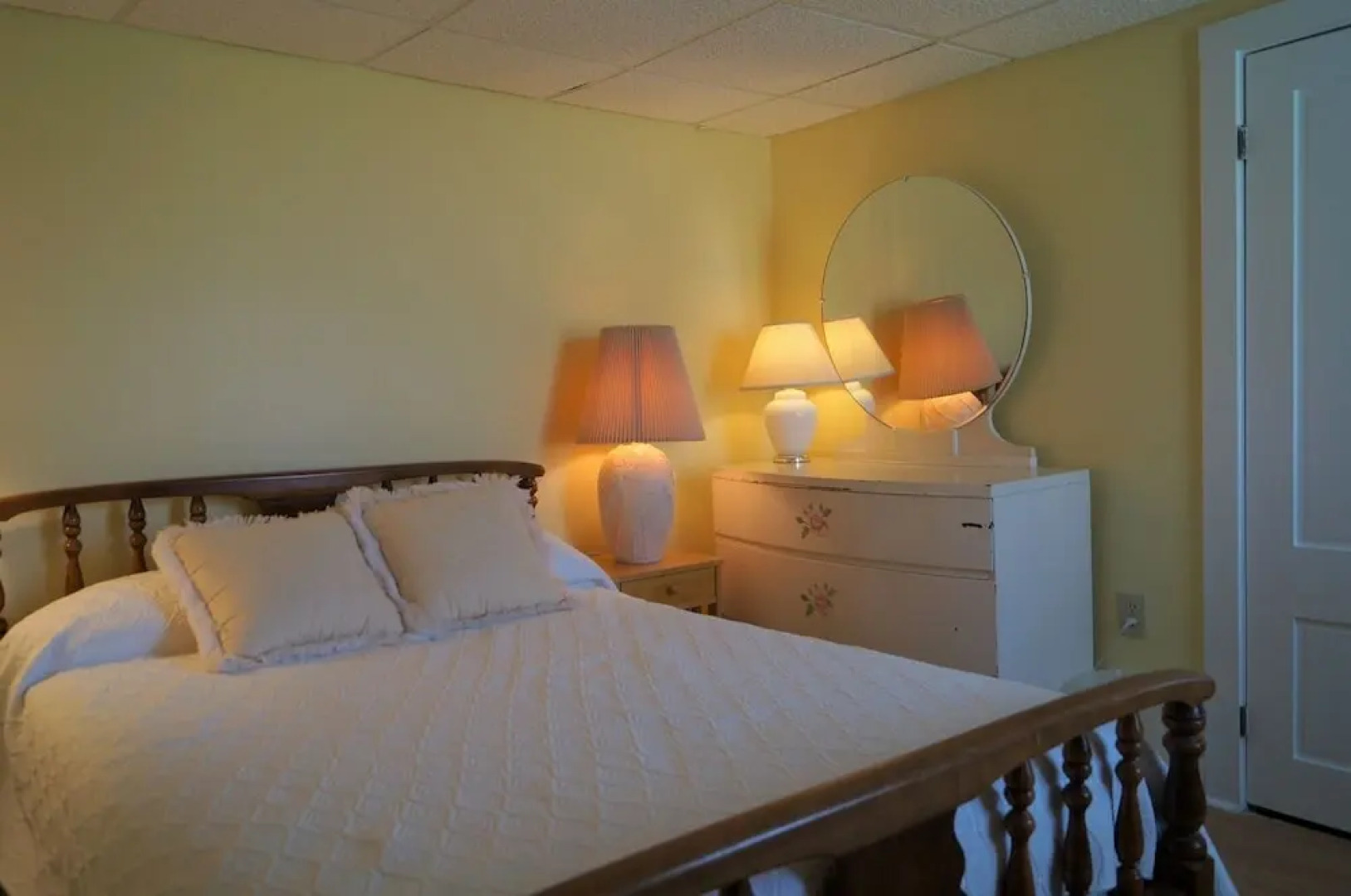 Short Sands View Y770-g Beautiful, Large Home Short Walk Through A Neighborhood To Short Sands Beach 4 Bedroom Home by RedAwning