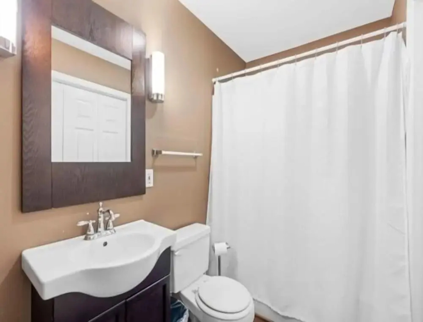 Bikinis / Martinis - The Perfect Spot For Fun Days In The Sun And Salt Air - Be Sure To Check Out Our Beautiful Bike/walking Path 3 Bedroom Townhouse by Redawning