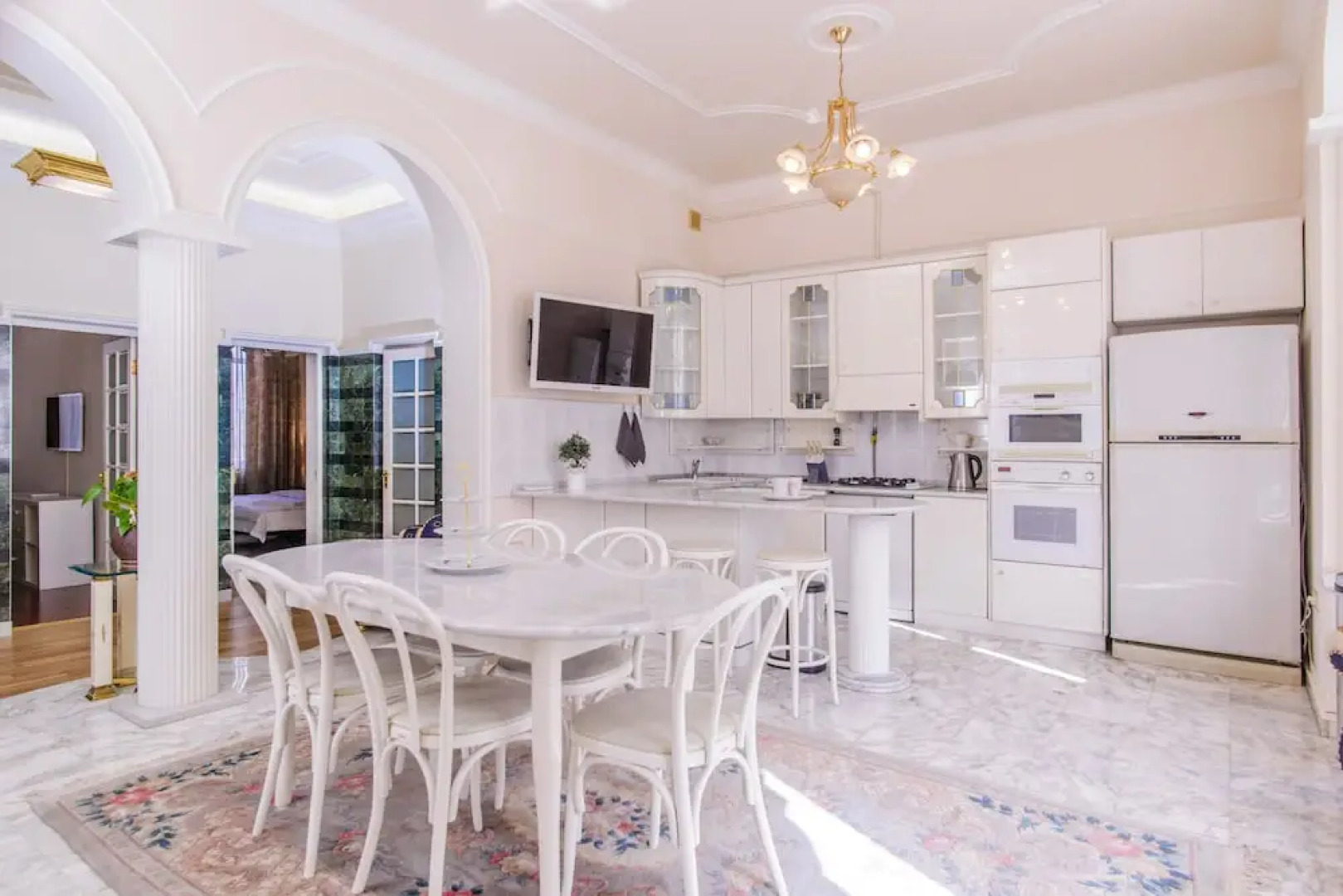 Апартаменты «Funny Dolphins Москва-сити»