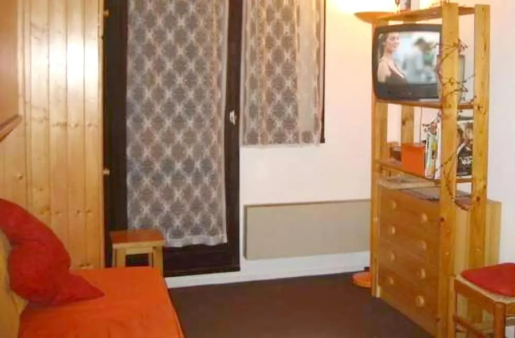 Apartment With one Bedroom in Le Pleynet, With Wonderful Mountain View and Balcony - 100 m From the Slopes