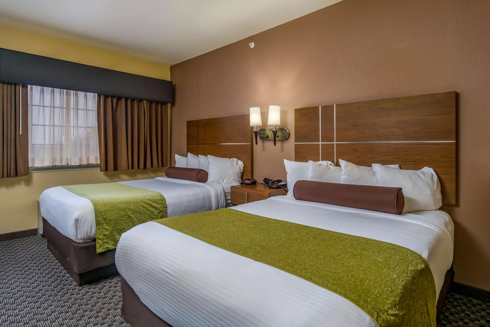 Best Western Plus Shamrock Inn & Suites