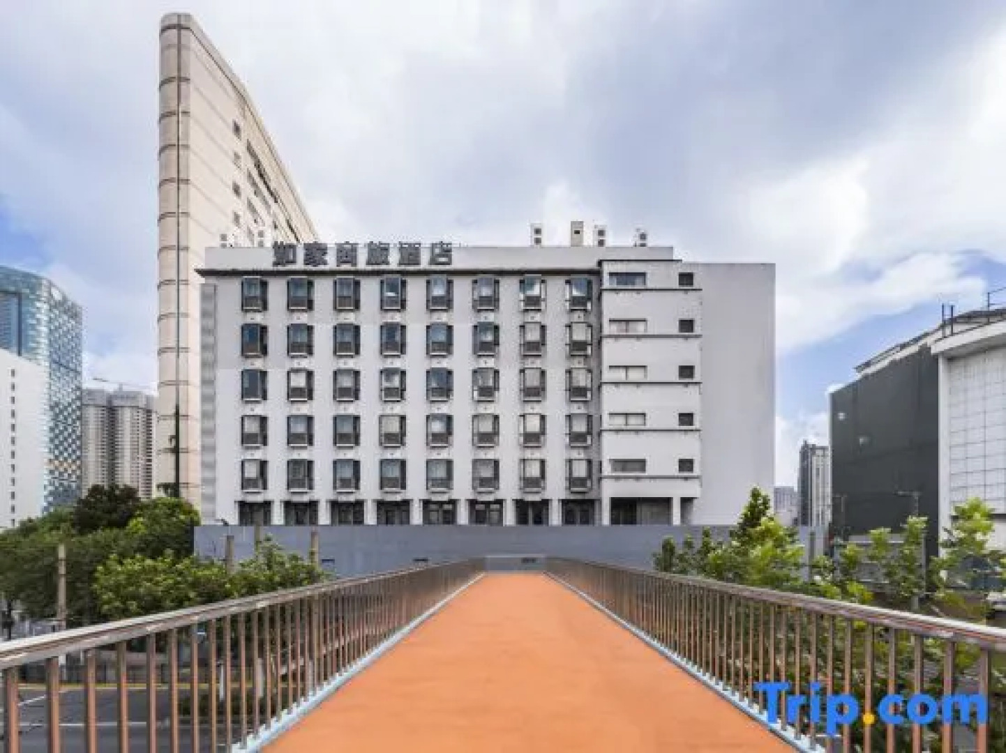 Home Inn Selected(Shanghai North Sichuan Road Baoshan Road subway station store)