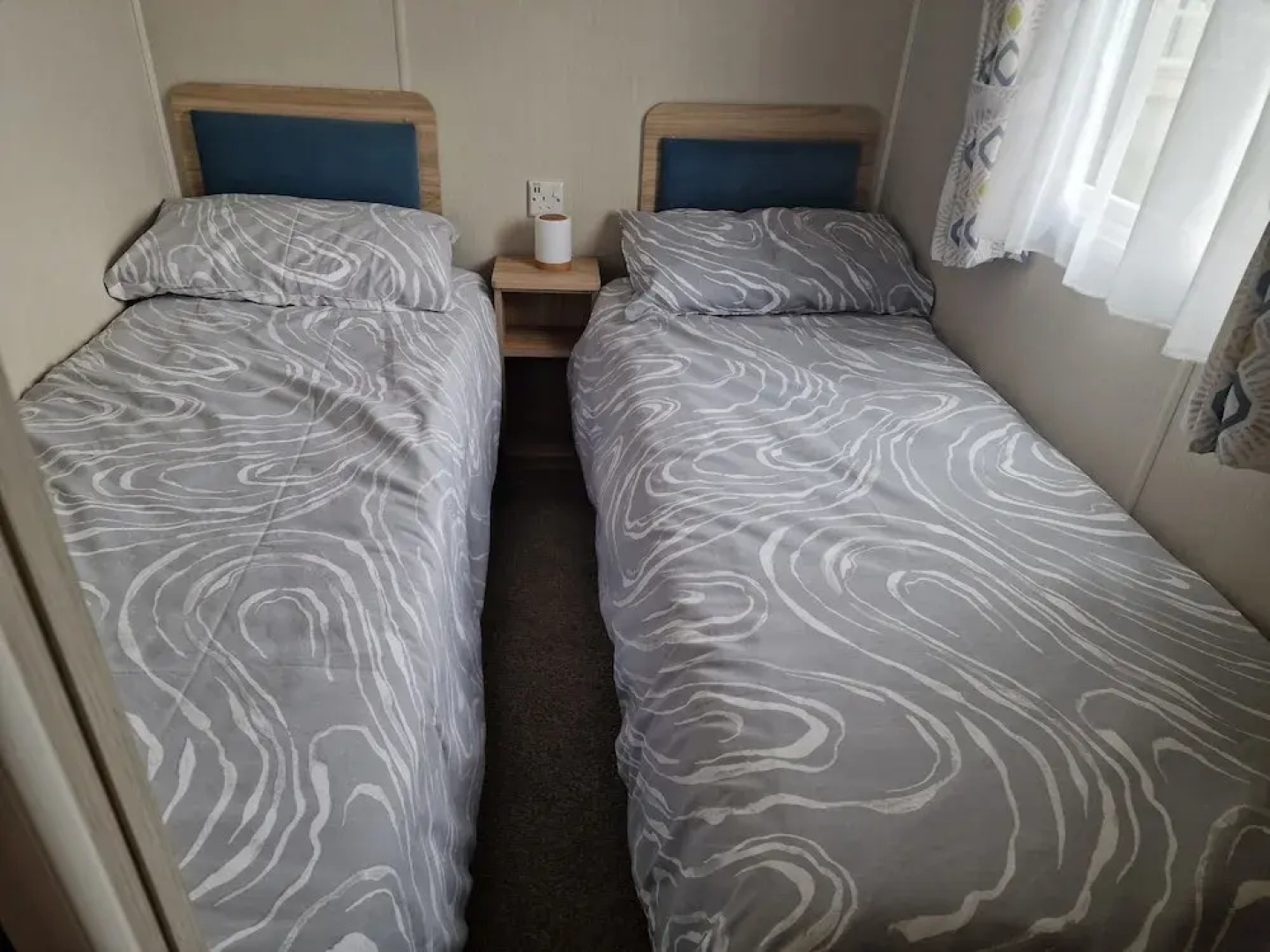 Welcoming 3 Bedroom Caravan 2 Min Walk to Beach
