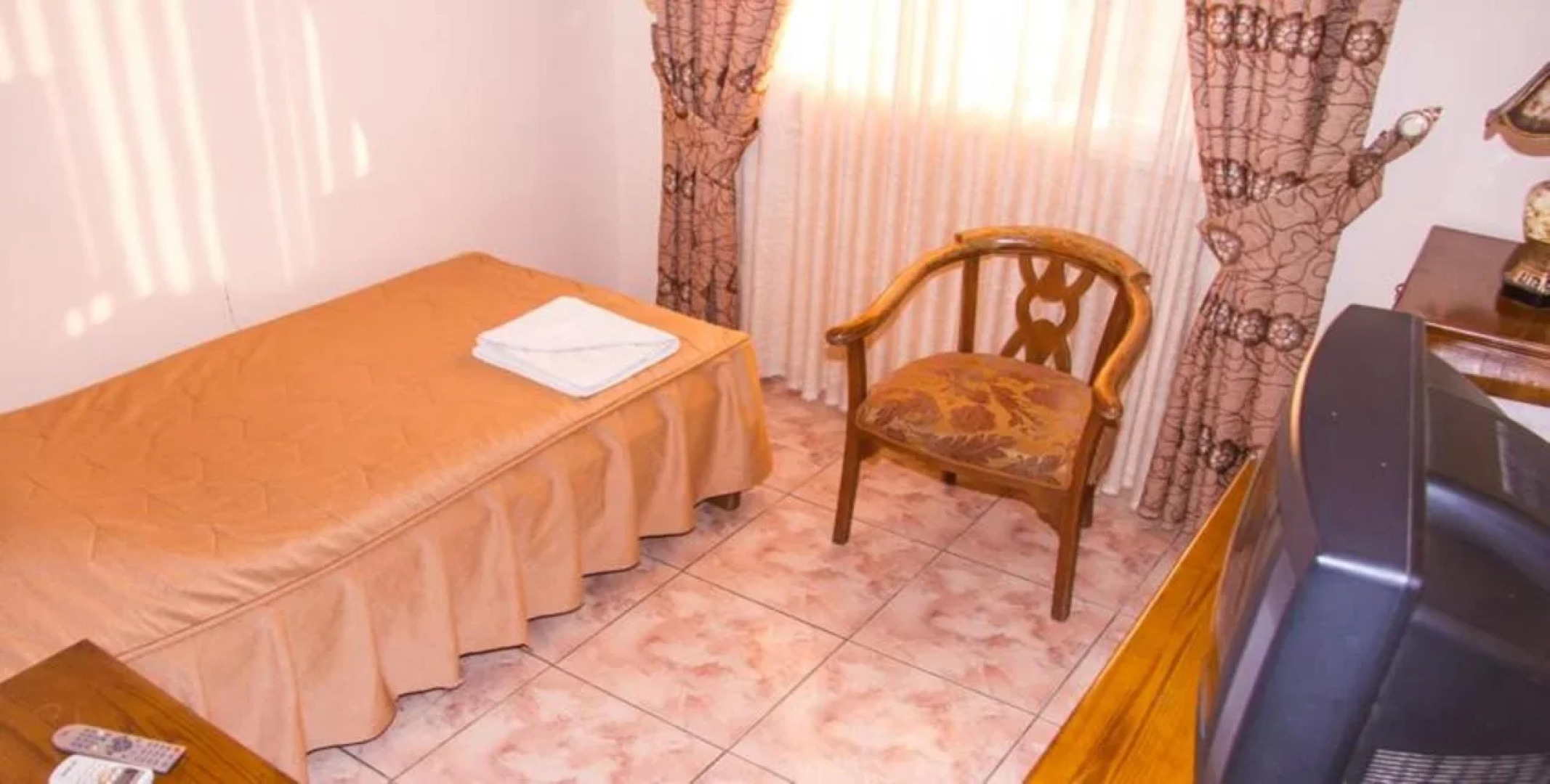 Al Anbat Midtown Hotel