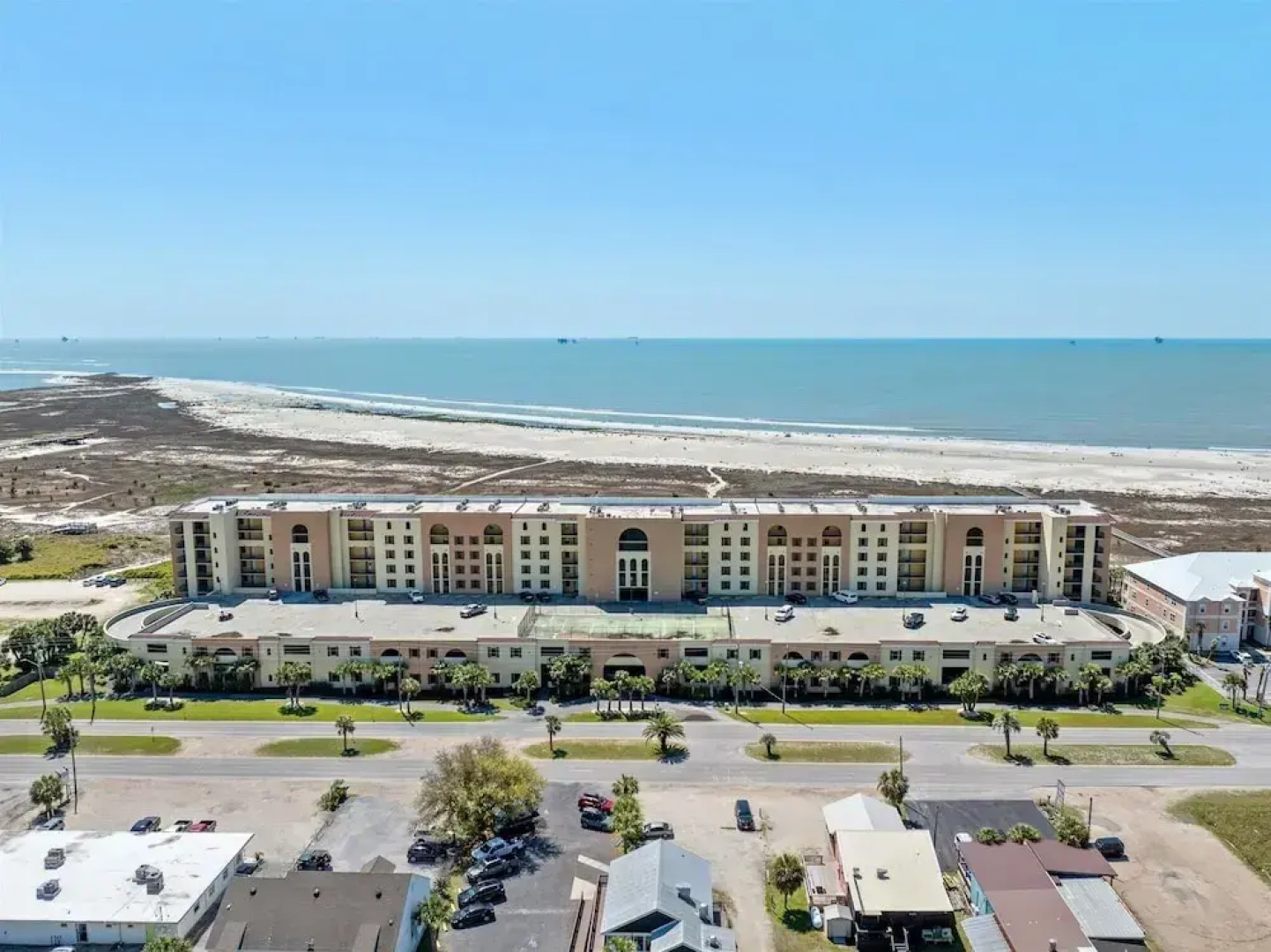 Beach Bum - Holiday Isle #407 3 Bedroom Condo by RedAwning