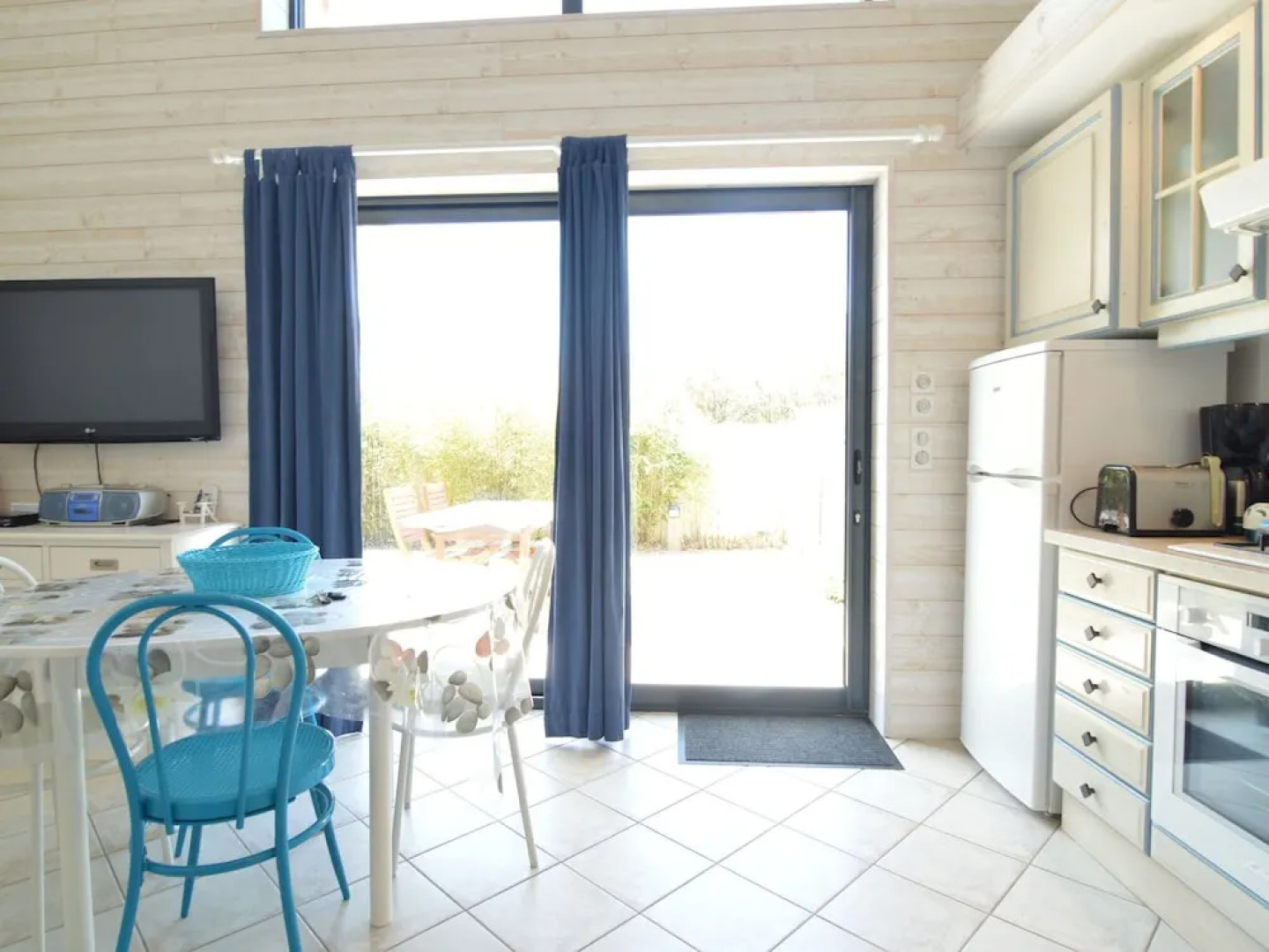 Quaint Holiday Home in Chateau-d'Olonne near Sea