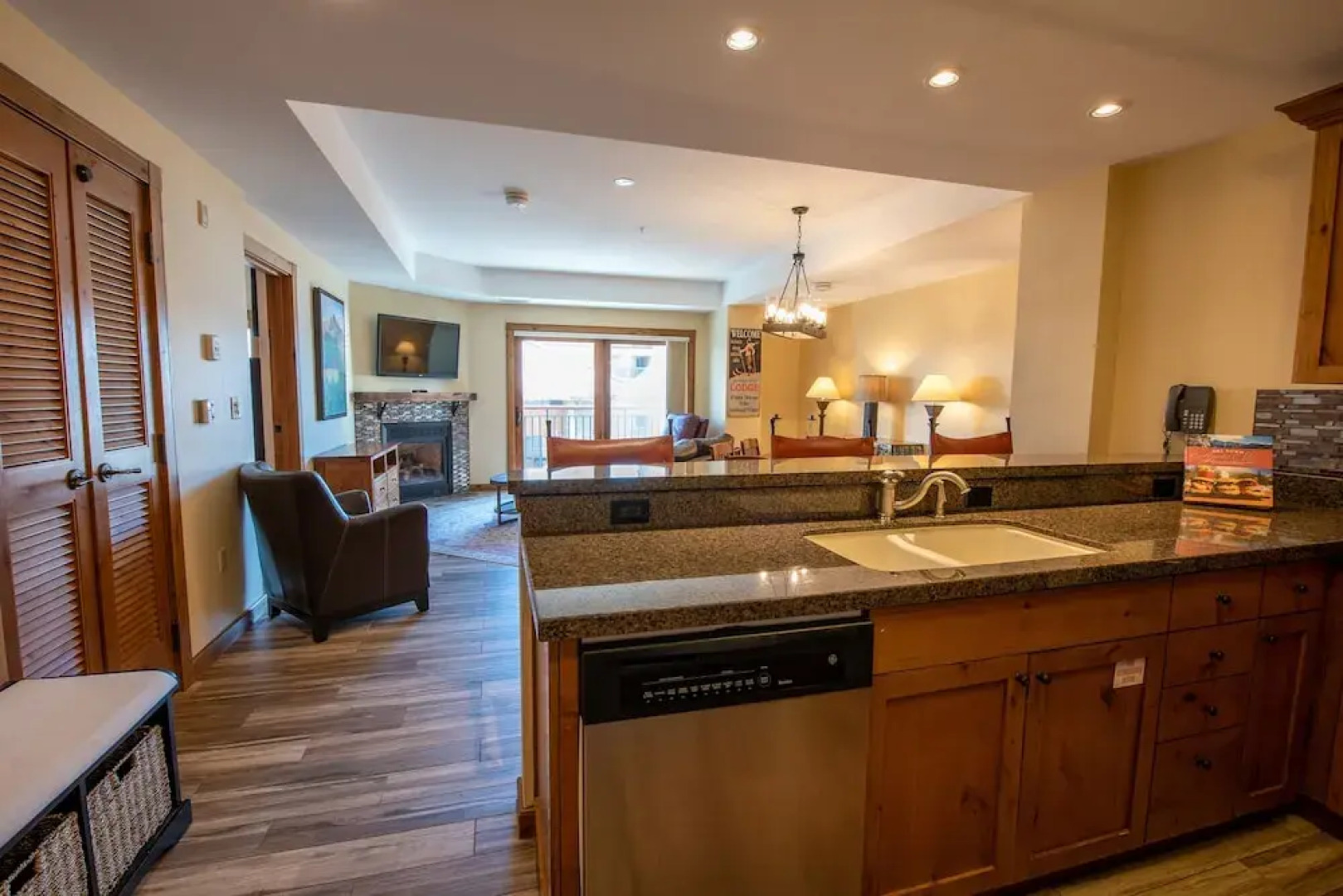 Beautifully Renovated Two Bedroom Condo with a Balcony in Mountaineer Square 2 Condo - No Cleaning Fee! by RedAwning