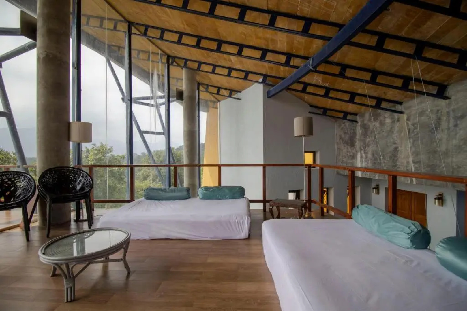 SaffronStays Solasta, Mulshi - Infinity Pool Villa with Mulshi DAM Views