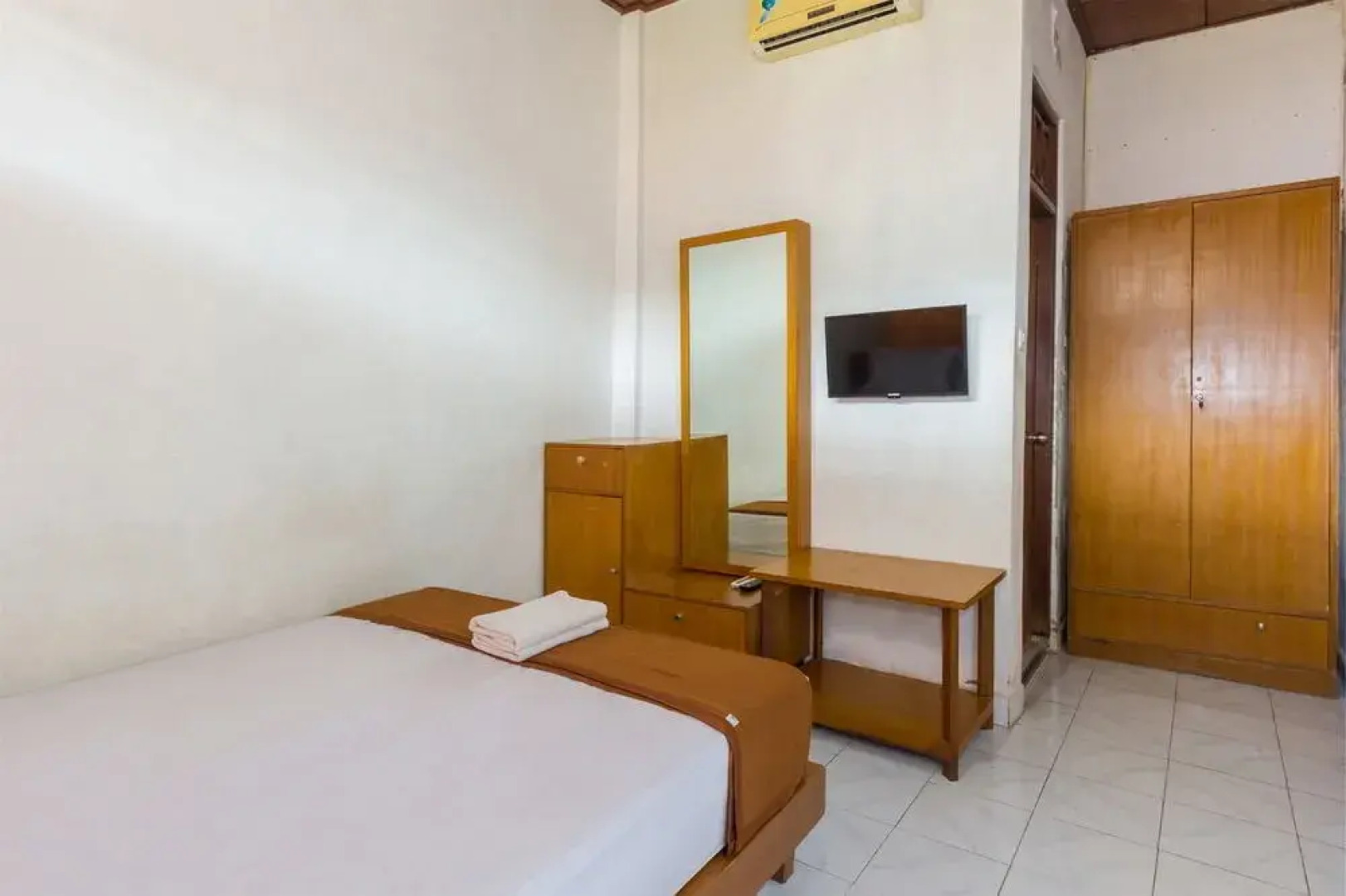 RedDoorz @ Raya Kubu Anyar