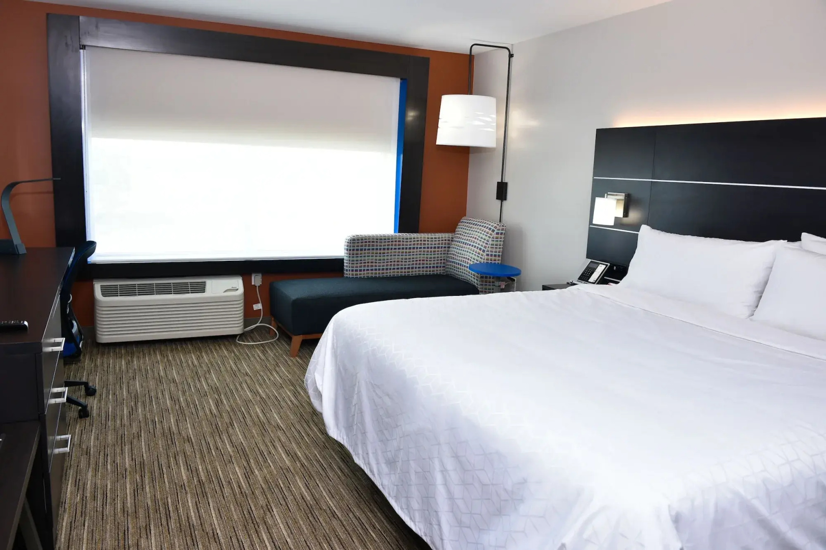 Holiday Inn Express & Suites Bensenville - O'Hare by IHG
